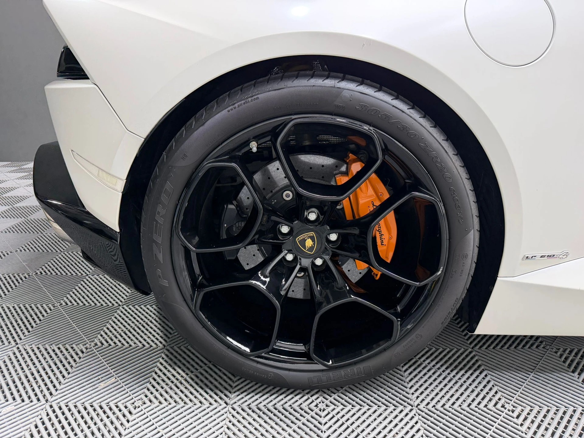 LAMBORGHINI Huracan LP610-4 Spyder DCT-image-26