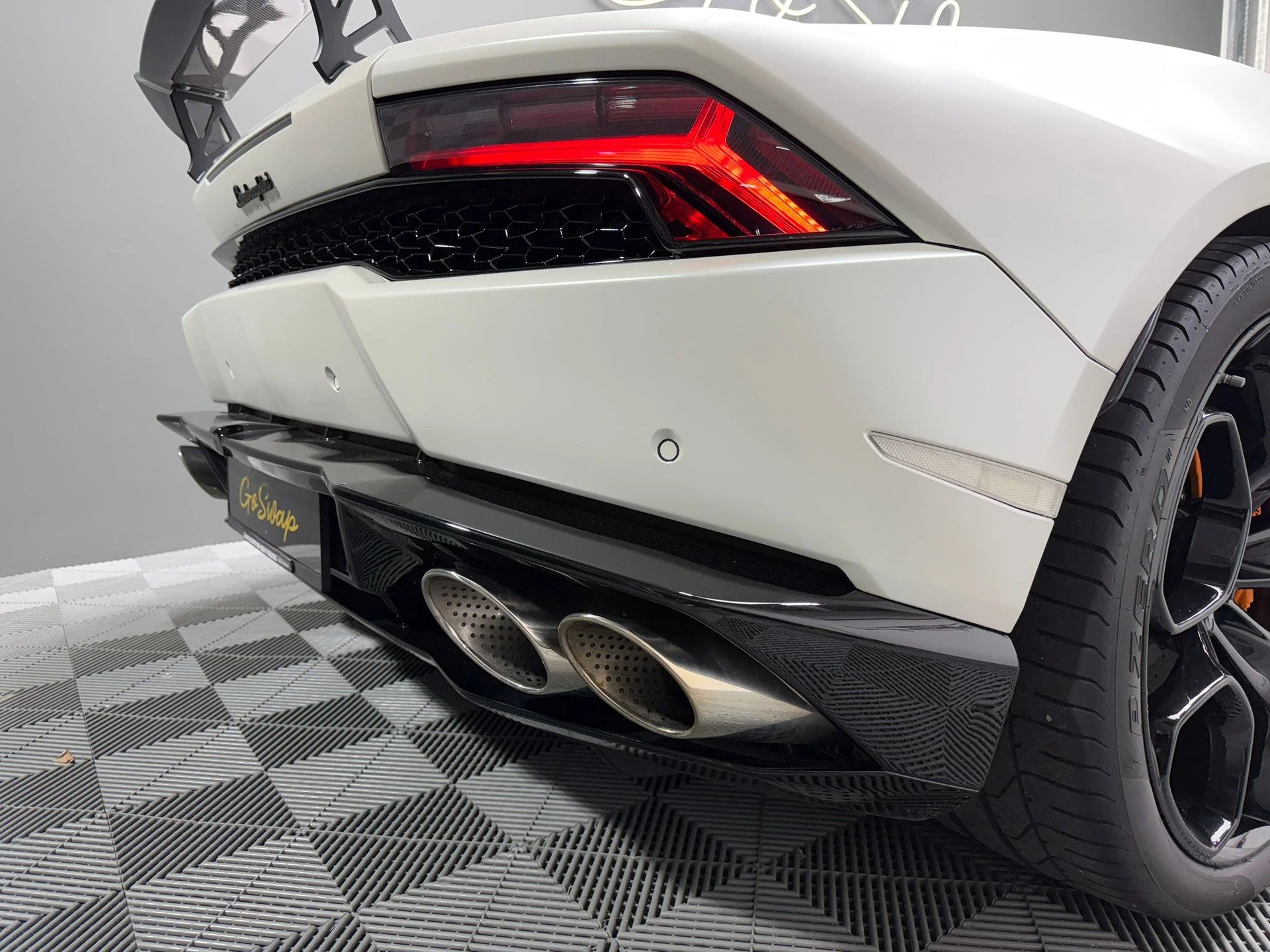 LAMBORGHINI Huracan LP610-4 Spyder DCT-image-4
