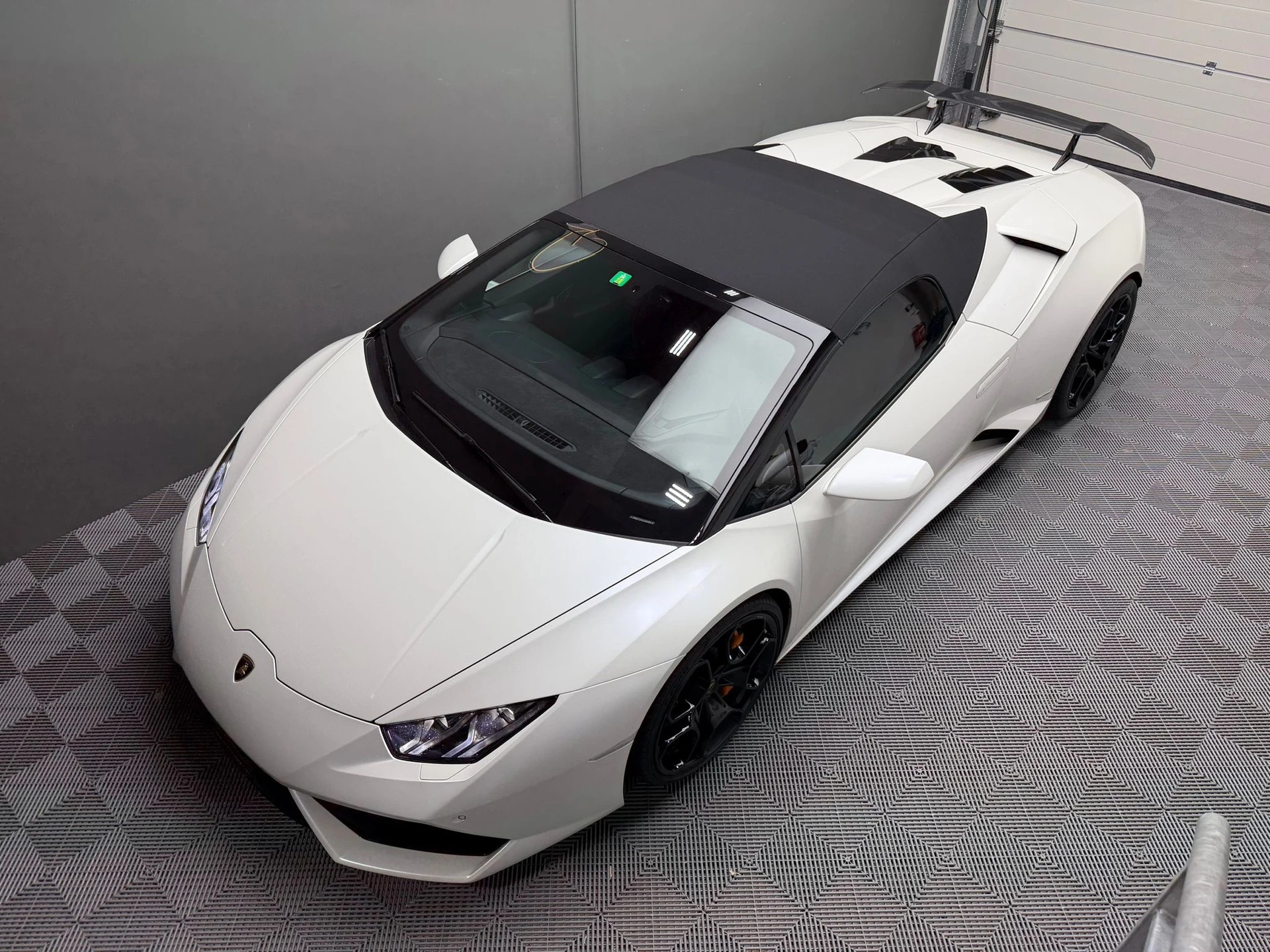 LAMBORGHINI Huracan LP610-4 Spyder DCT-image-8