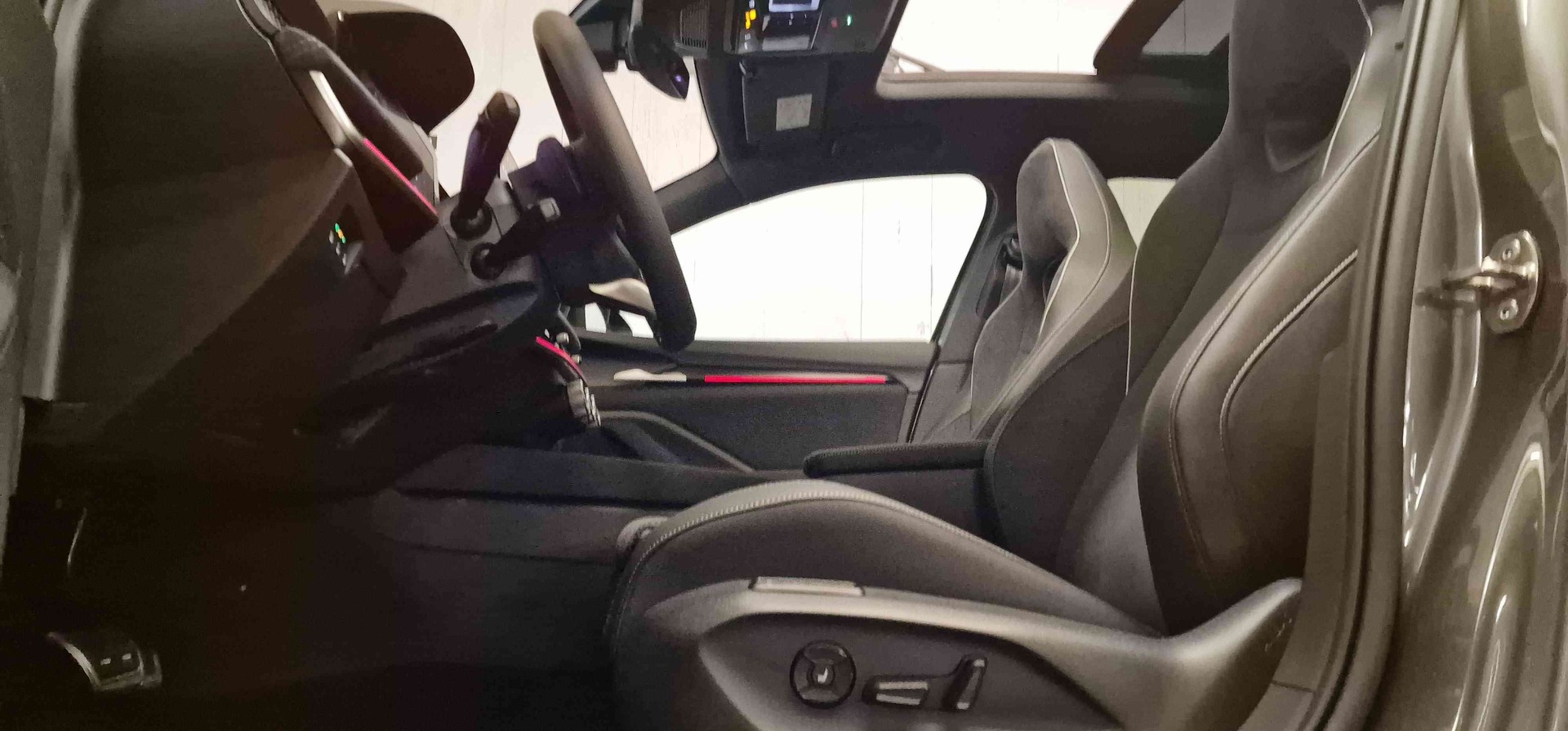 SKODA Superb Combi 1.5 TSI PHEV Sportline DSG-image-4