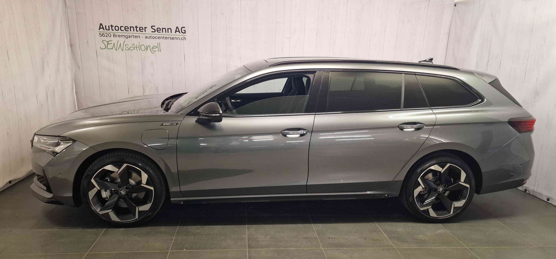 SKODA Superb Combi 1.5 TSI PHEV Sportline DSG-image-2
