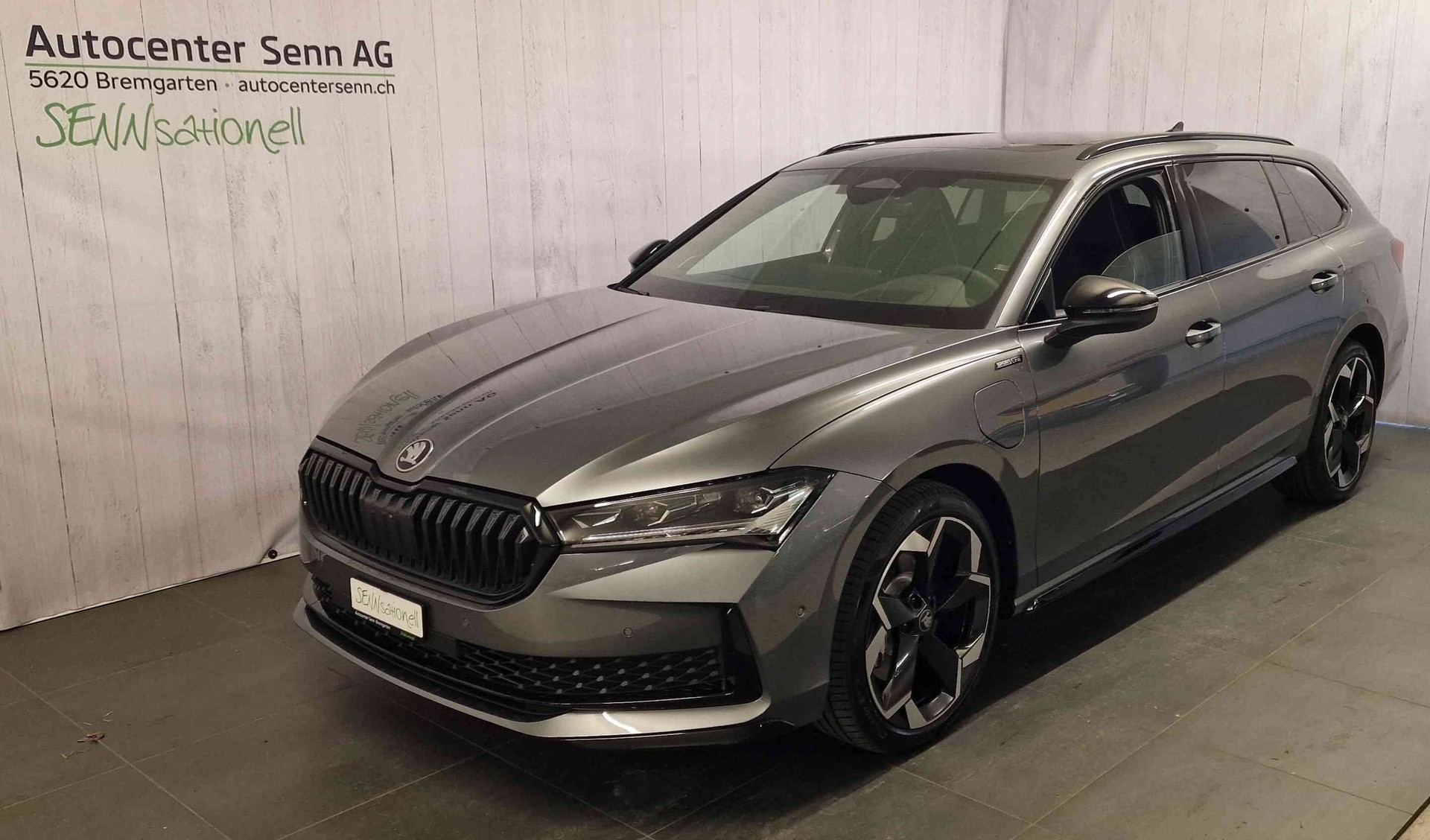 SKODA Superb Combi 1.5 TSI PHEV Sportline DSG-image-0