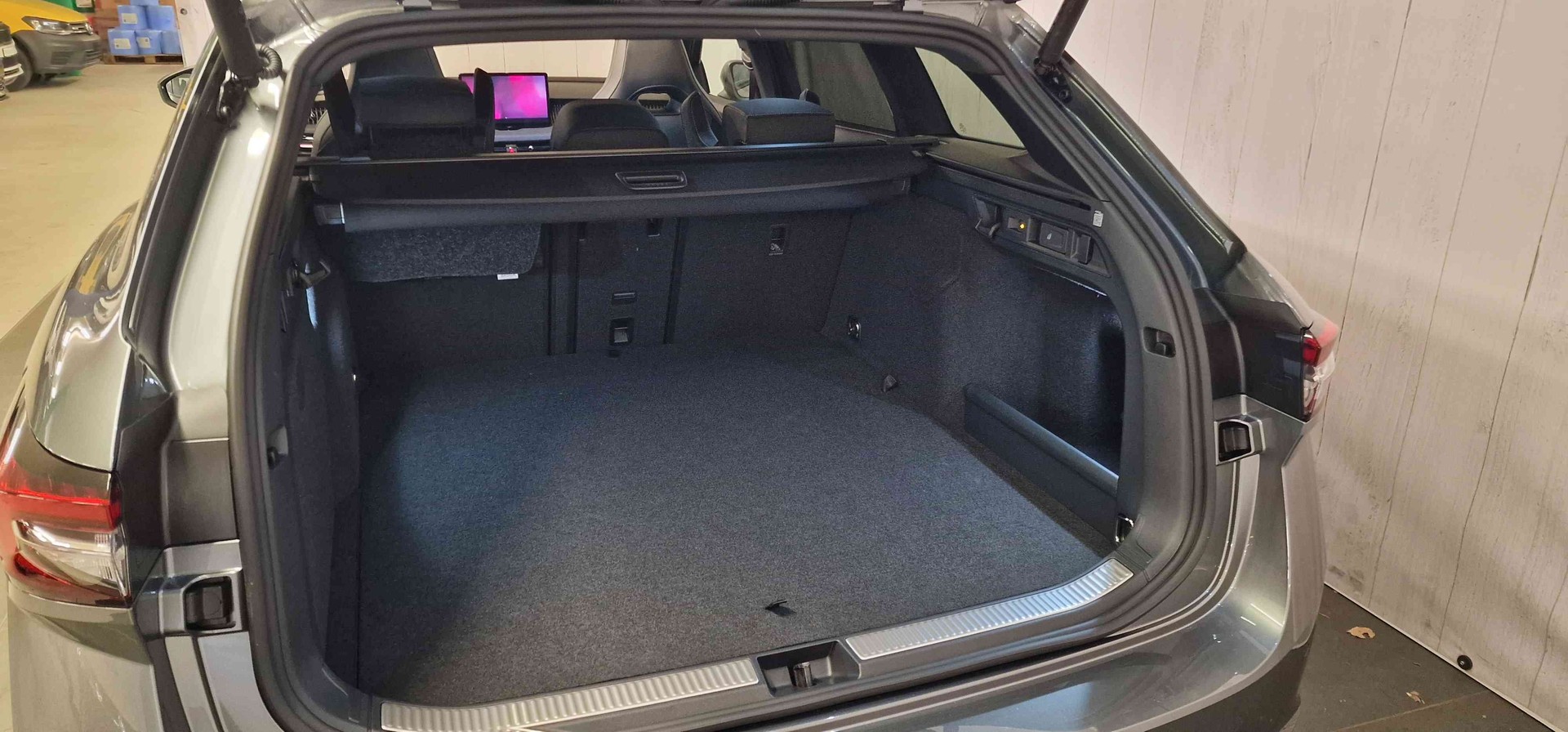 SKODA Superb Combi 1.5 TSI PHEV Sportline DSG-image-19