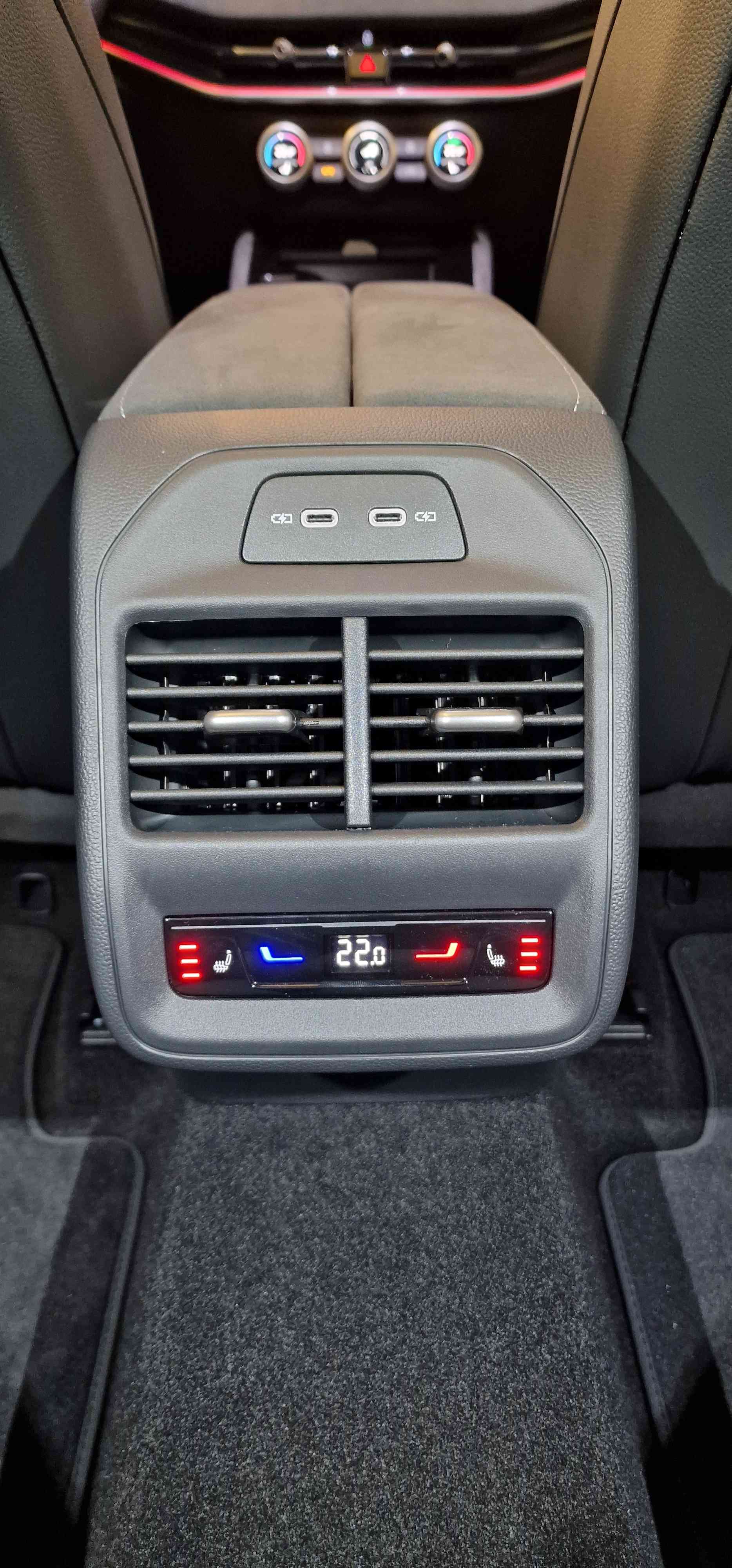 SKODA Superb Combi 1.5 TSI PHEV Sportline DSG-image-16