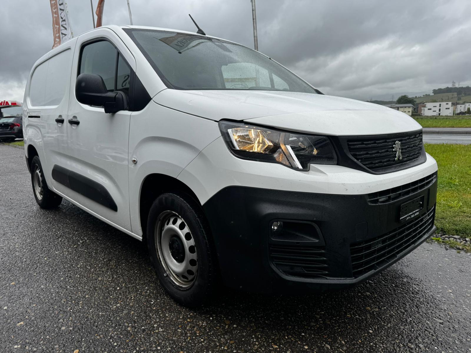 PEUGEOT Partner 1.5 Blue HDi s/s Asphalt Long 1000kg-image-2