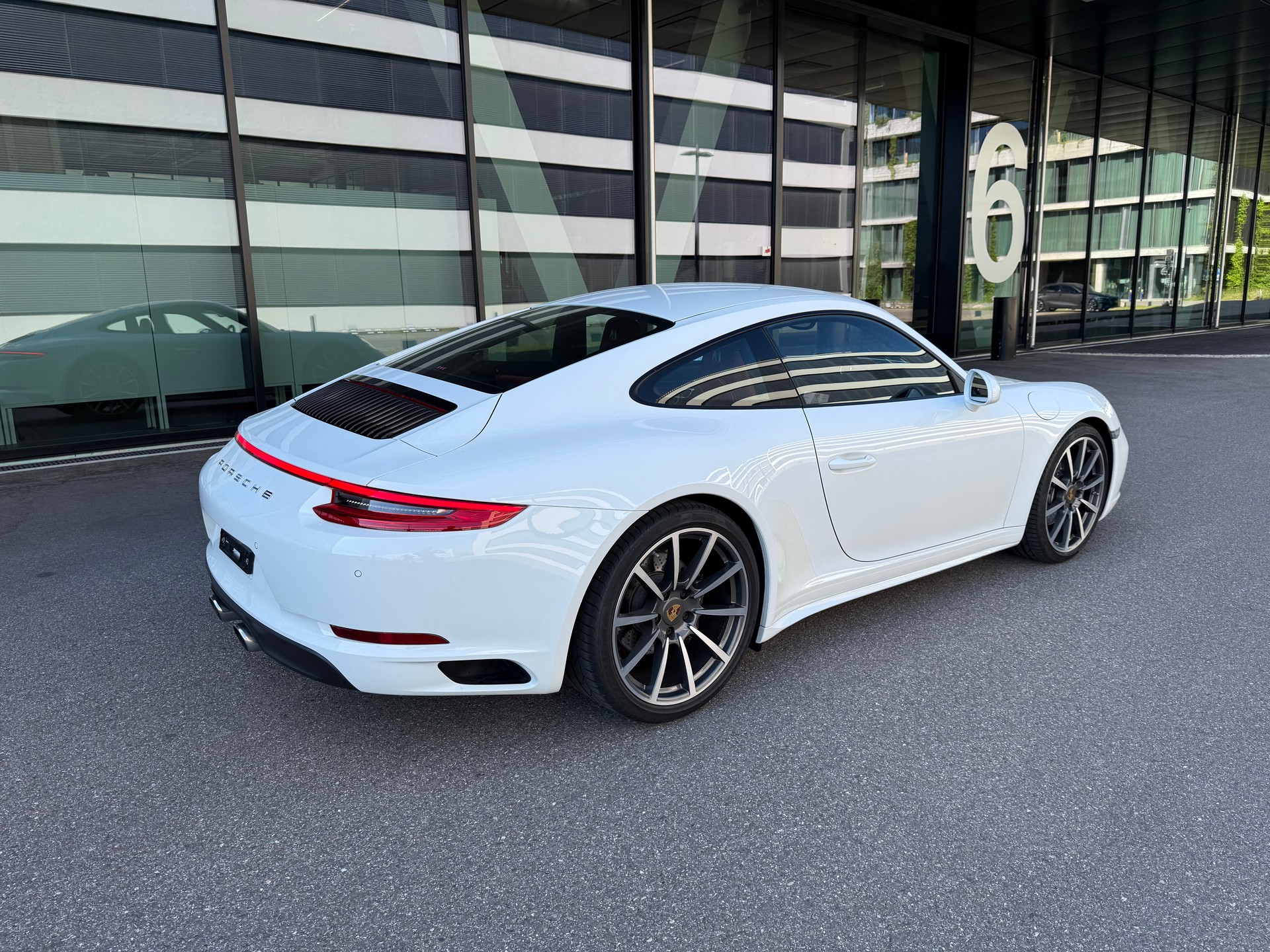 PORSCHE 911 (991.2) Carrera 4 PDK-image-1