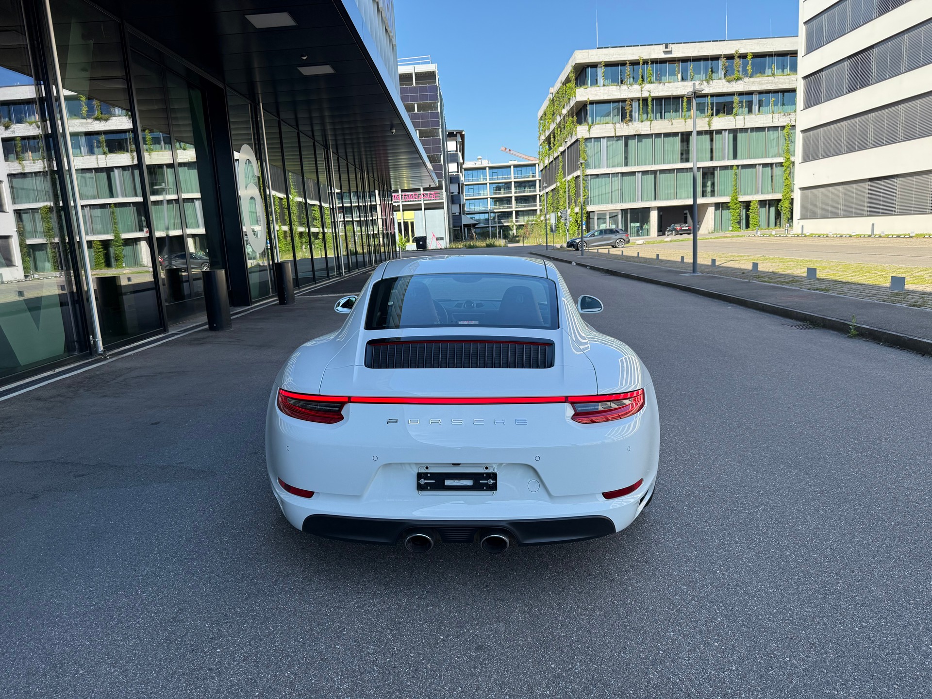 PORSCHE 911 (991.2) Carrera 4 PDK-image-4