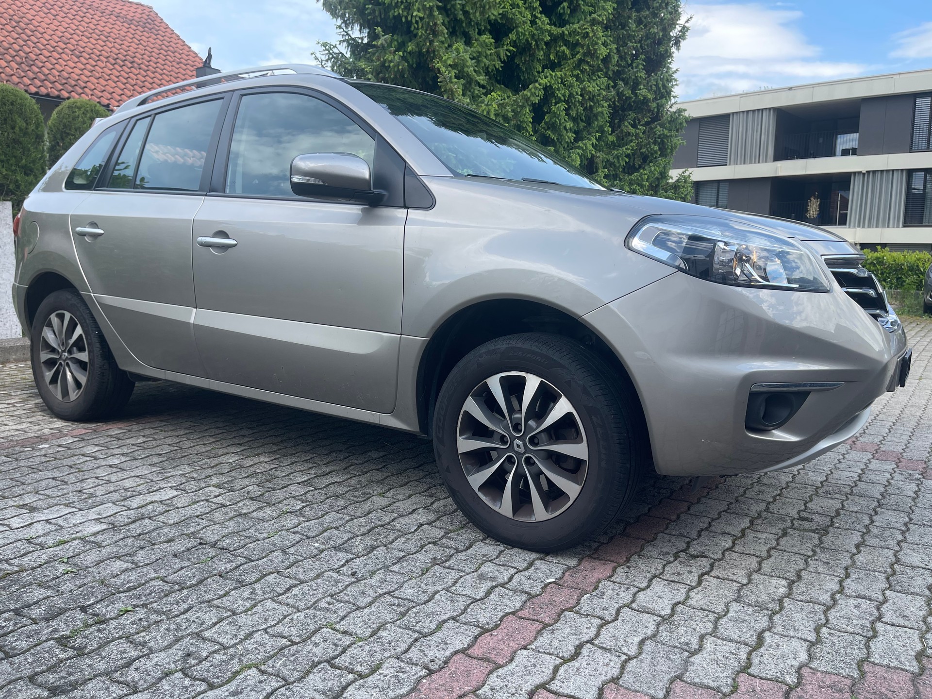 RENAULT Koleos 2.5 Dynamique 4x4-image-2