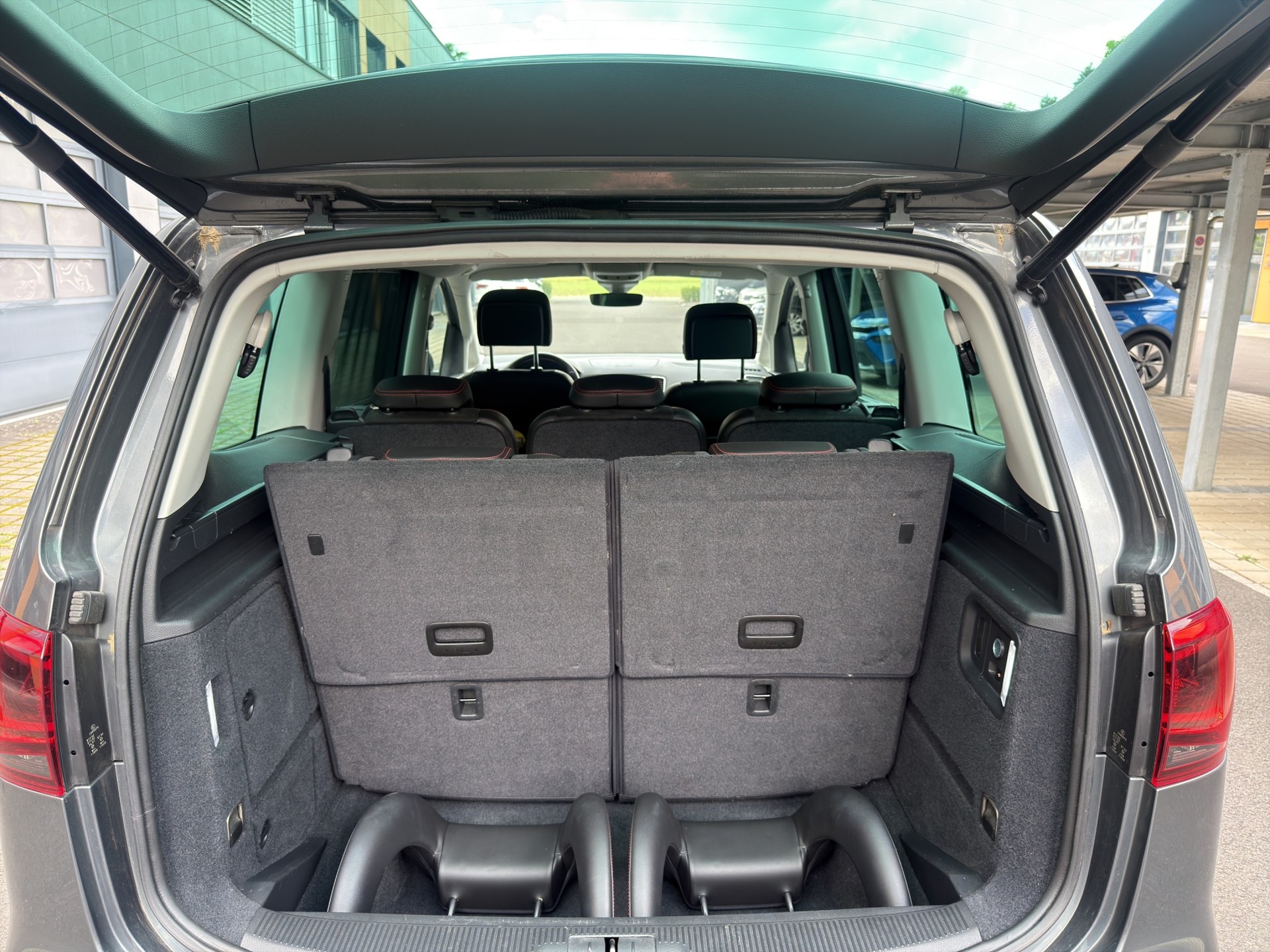 SEAT Alhambra 2.0 TDI 4Drive SWISS FR-image-12