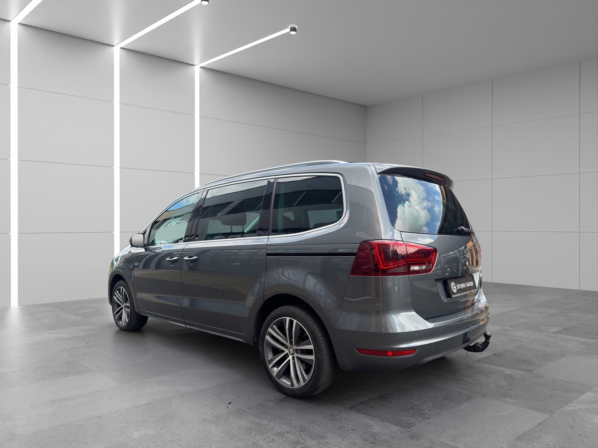 SEAT Alhambra 2.0 TDI 4Drive SWISS FR-image-2