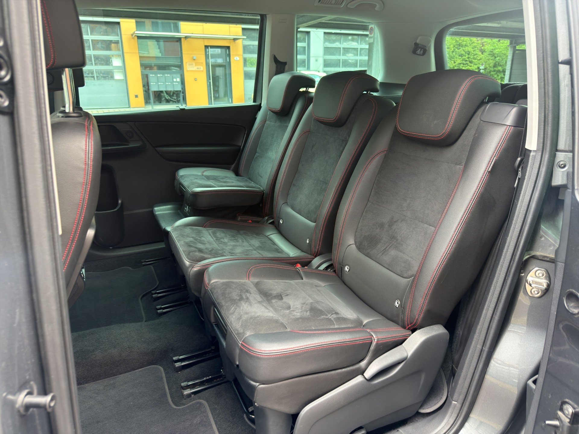 SEAT Alhambra 2.0 TDI 4Drive SWISS FR-image-11