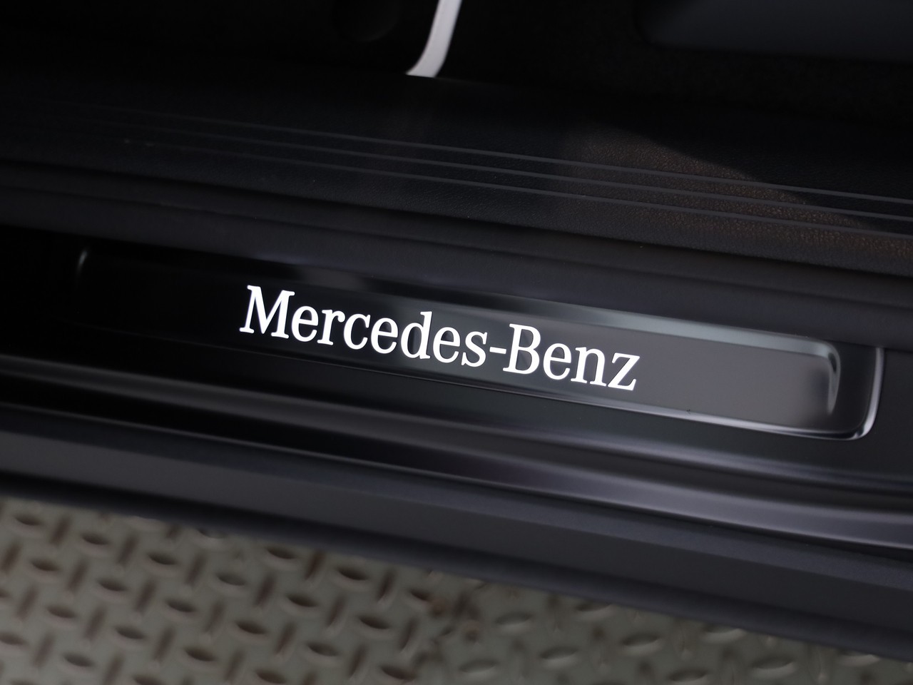 MERCEDES-BENZ GLB 350 85kWh EQ 4 Matic-image-17