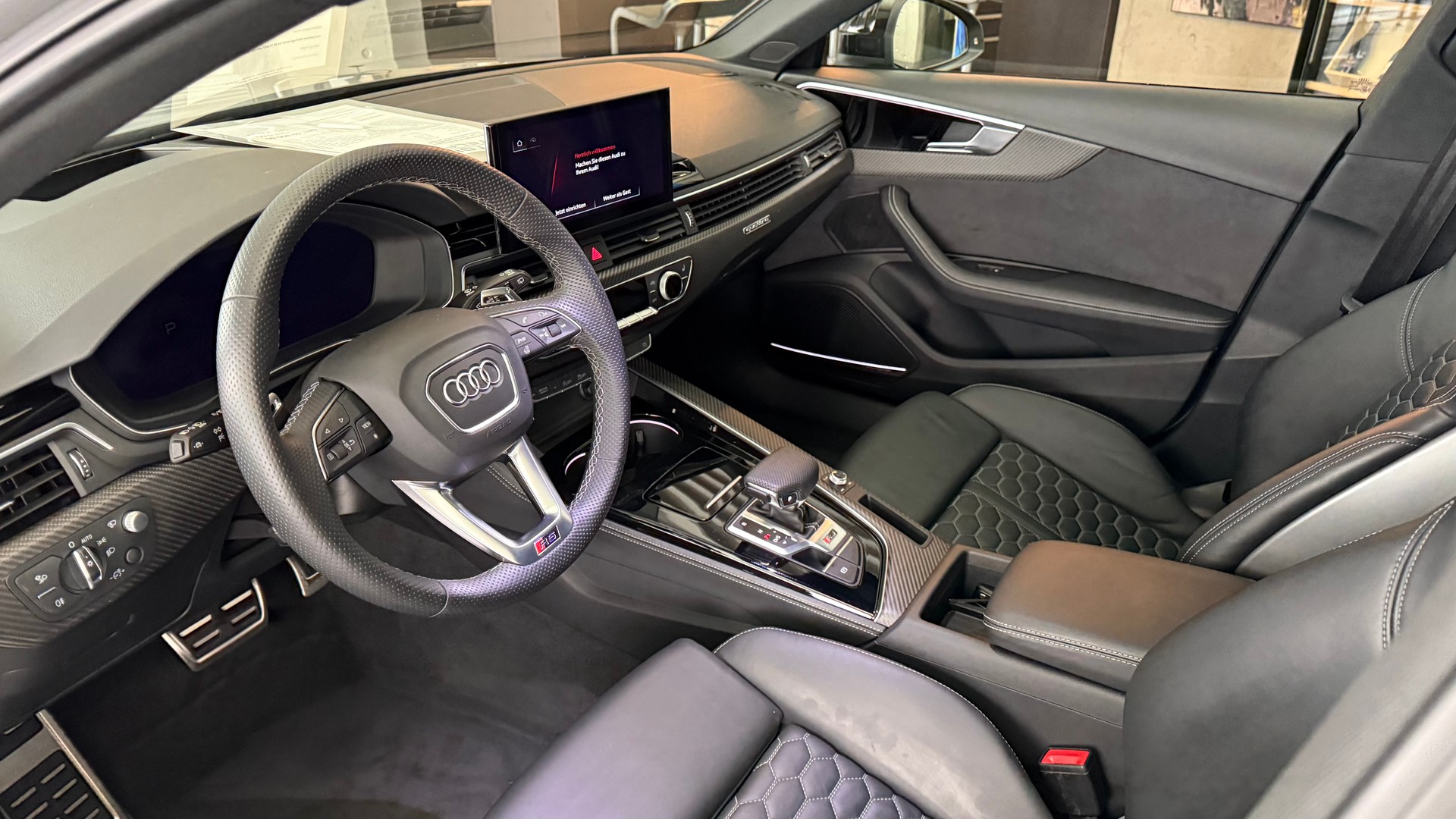 AUDI RS4 Avant 2.9 V6 TFSI quattro T-Tronic-image-18