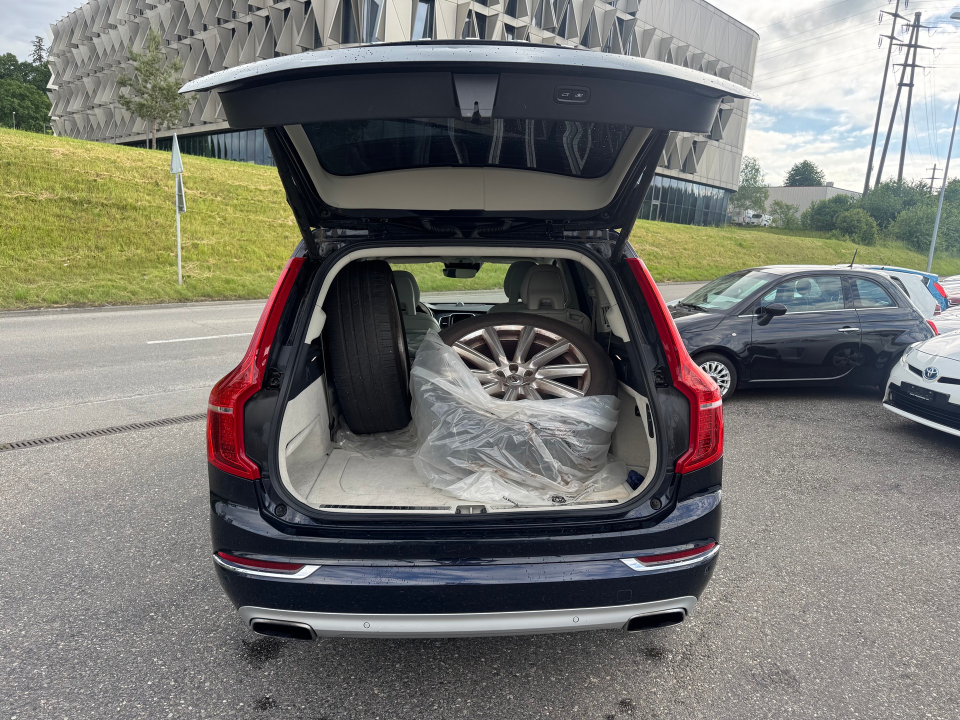 VOLVO XC90 T8 AWD Inscription Geartronic-image-4