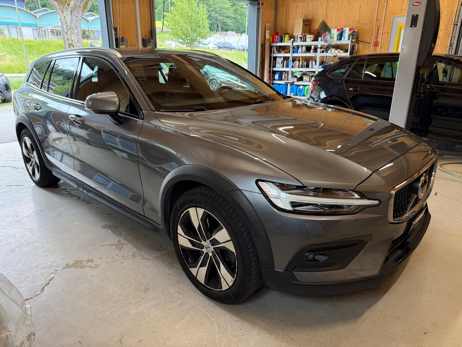 VOLVO V60 Cross Country D4 AWD Geartronic-image-2