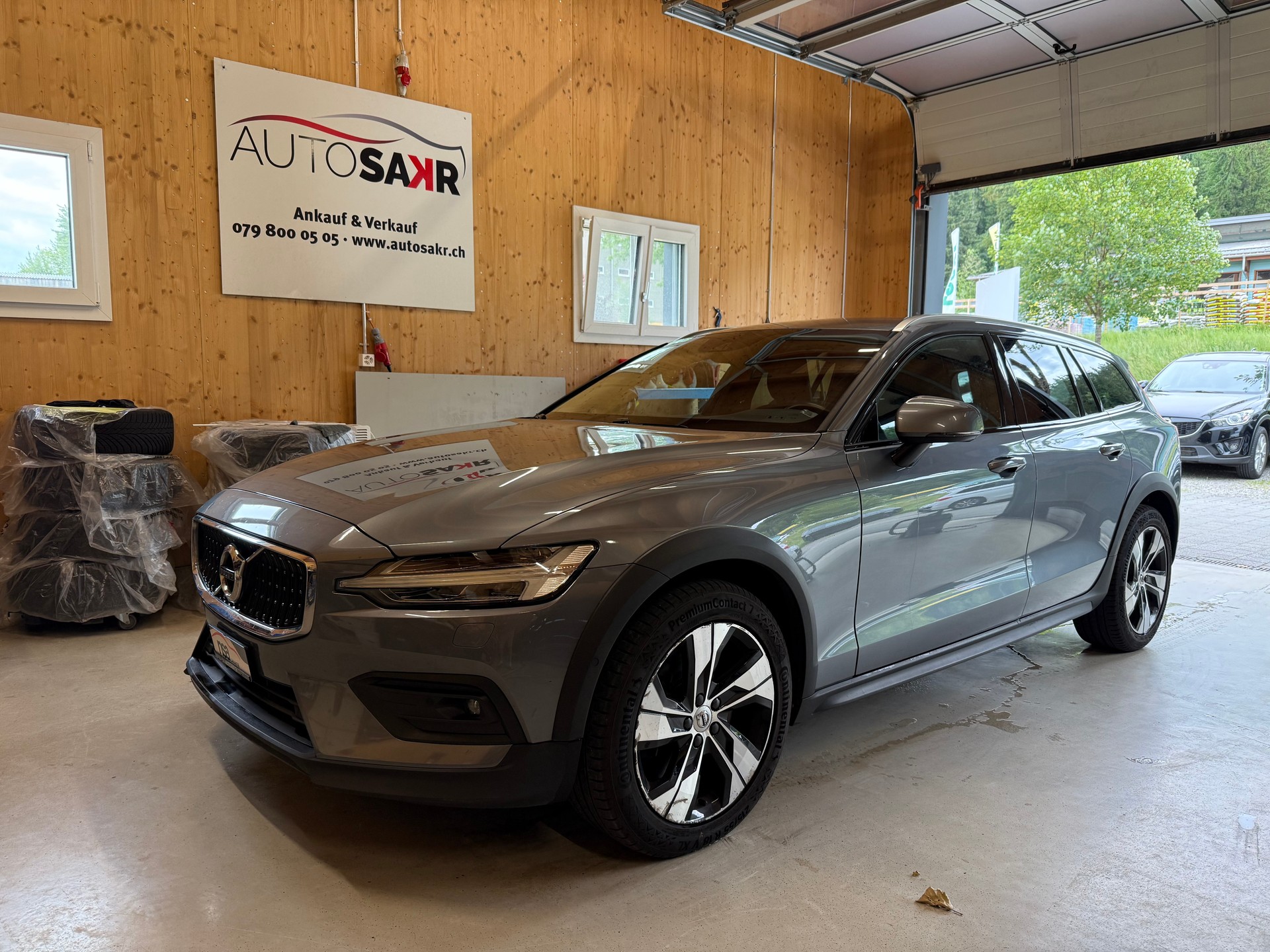 VOLVO V60 Cross Country D4 AWD Geartronic-image-0