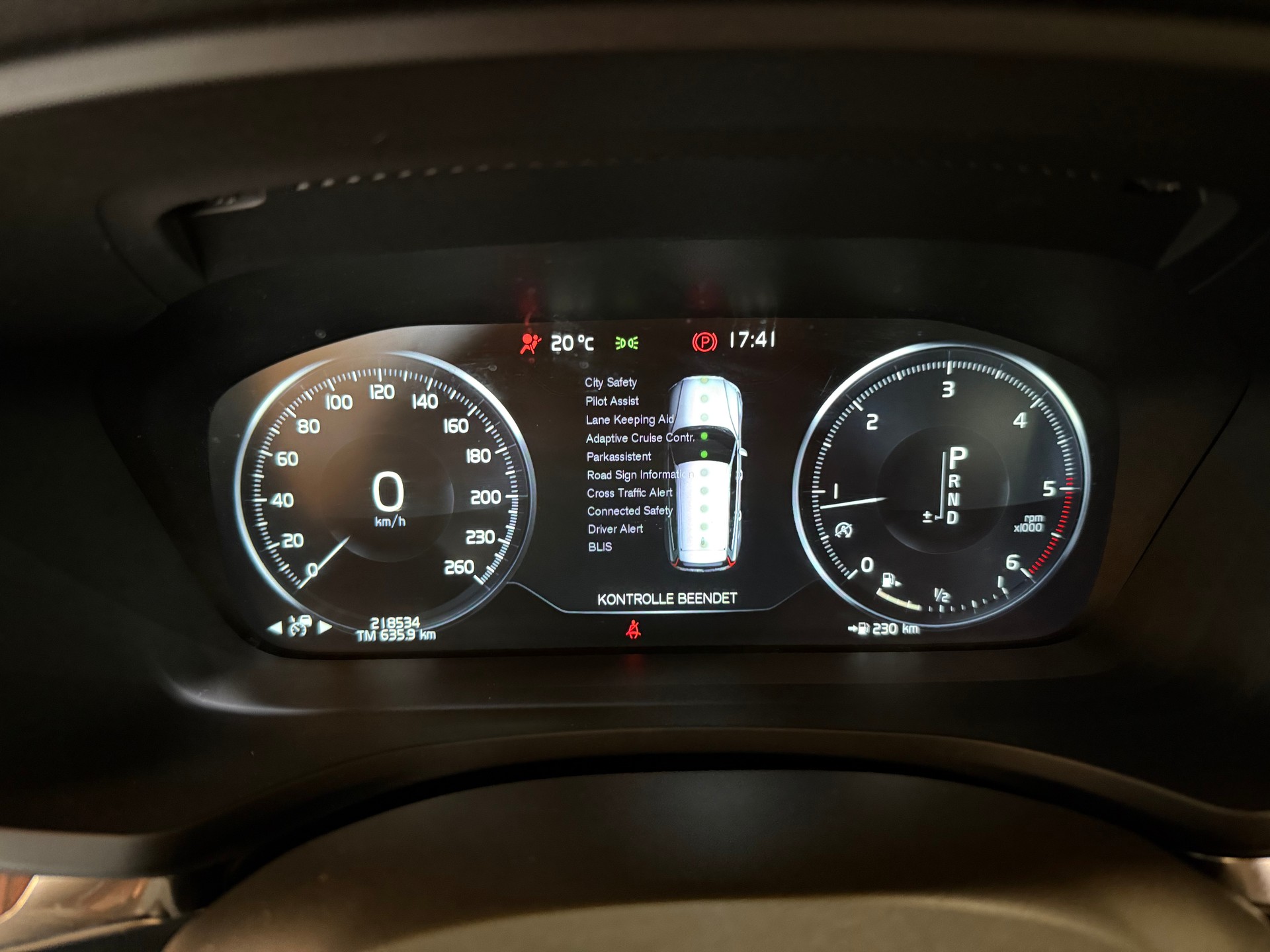 VOLVO V60 Cross Country D4 AWD Geartronic-image-10