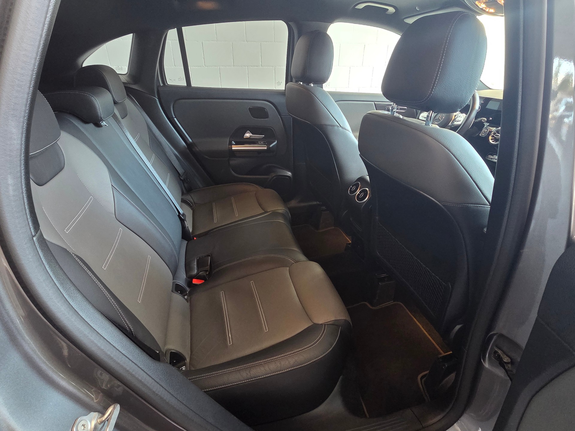 MERCEDES-BENZ GLA 35 AMG 4Matic-image-15