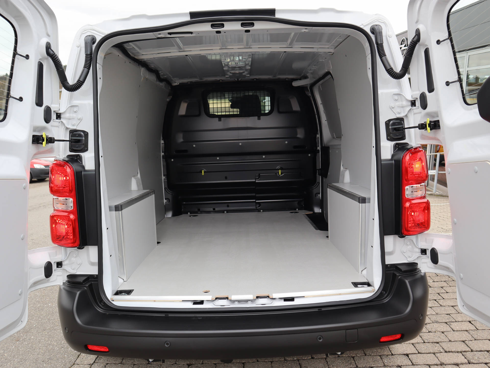 OPEL Vivaro Cargo 2.2 D 150 S/S-image-7