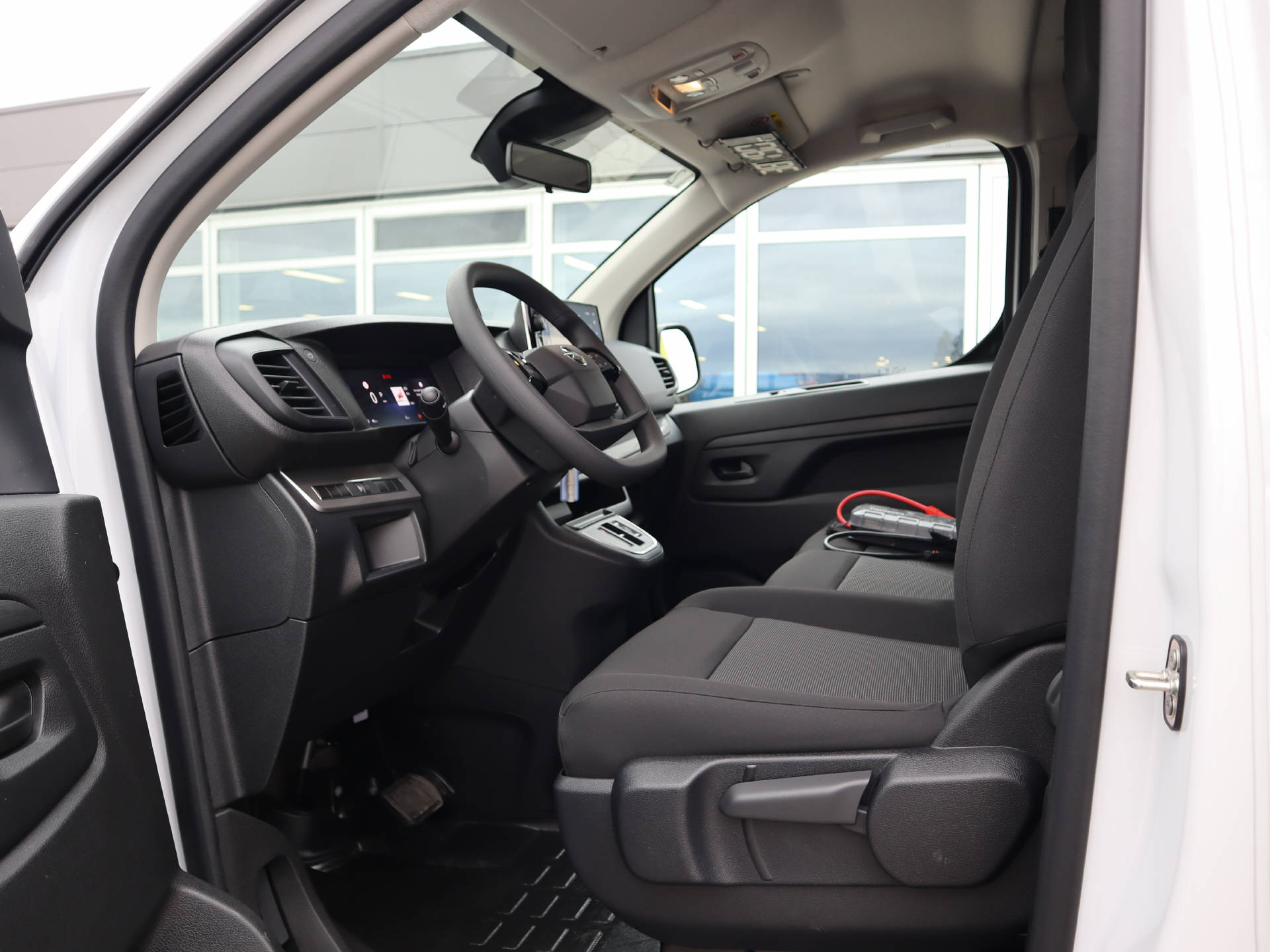 OPEL Vivaro Cargo 2.2 D 150 S/S-image-12