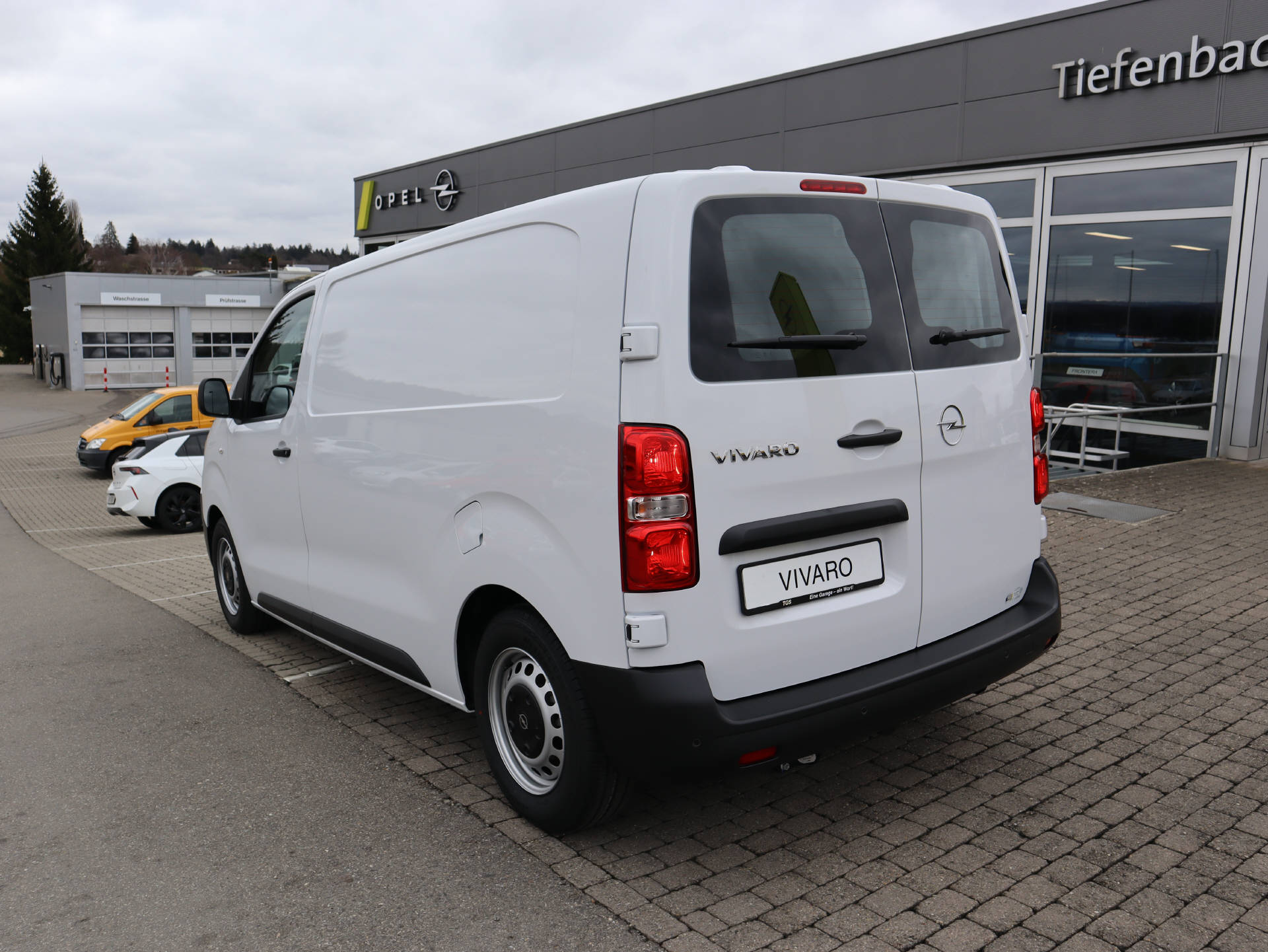 OPEL Vivaro Cargo 2.2 D 150 S/S-image-8
