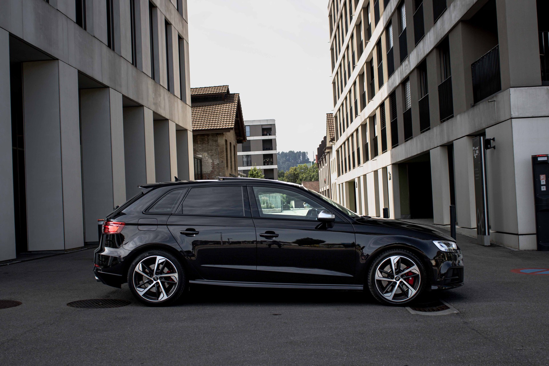AUDI S3 Sportback 2.0 TFSI quattro S-tronic-image-5