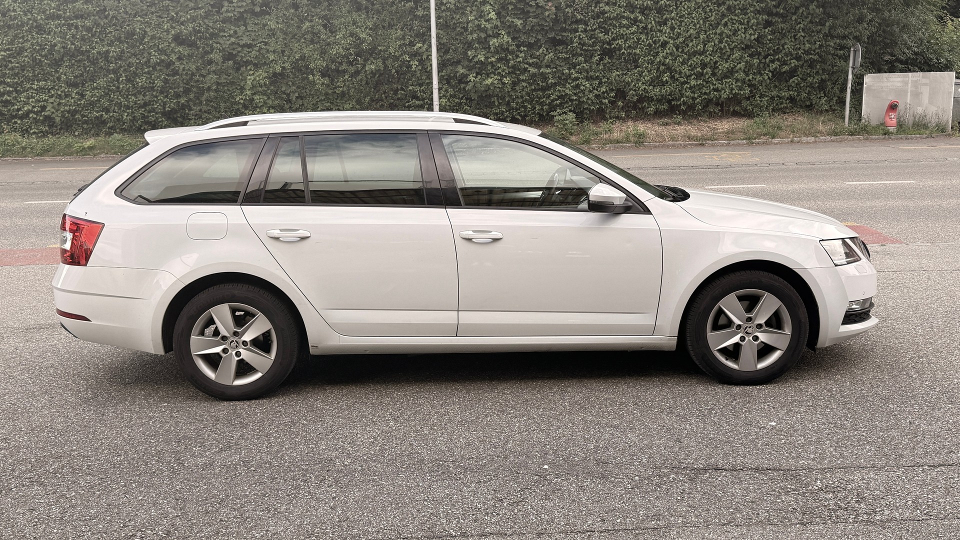 SKODA Octavia Combi 2.0 TDI Clever DSG-image-3