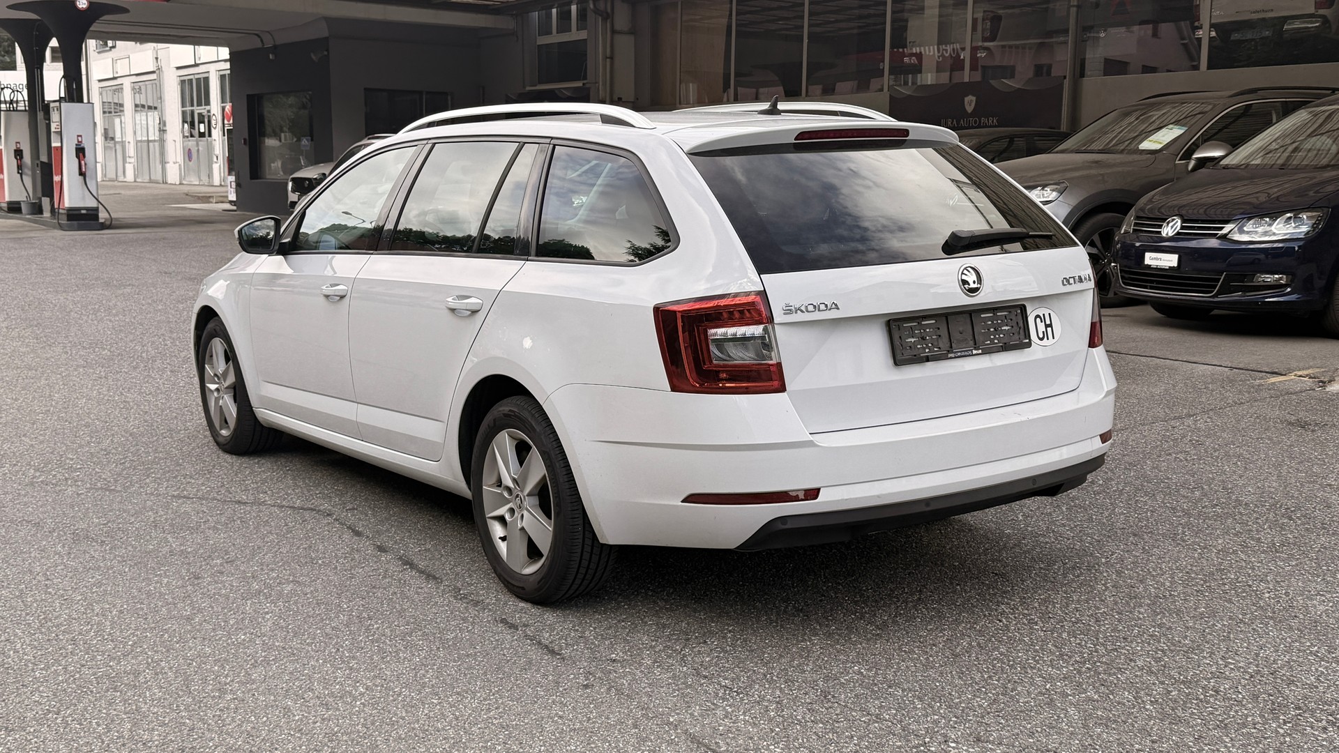 SKODA Octavia Combi 2.0 TDI Clever DSG-image-6