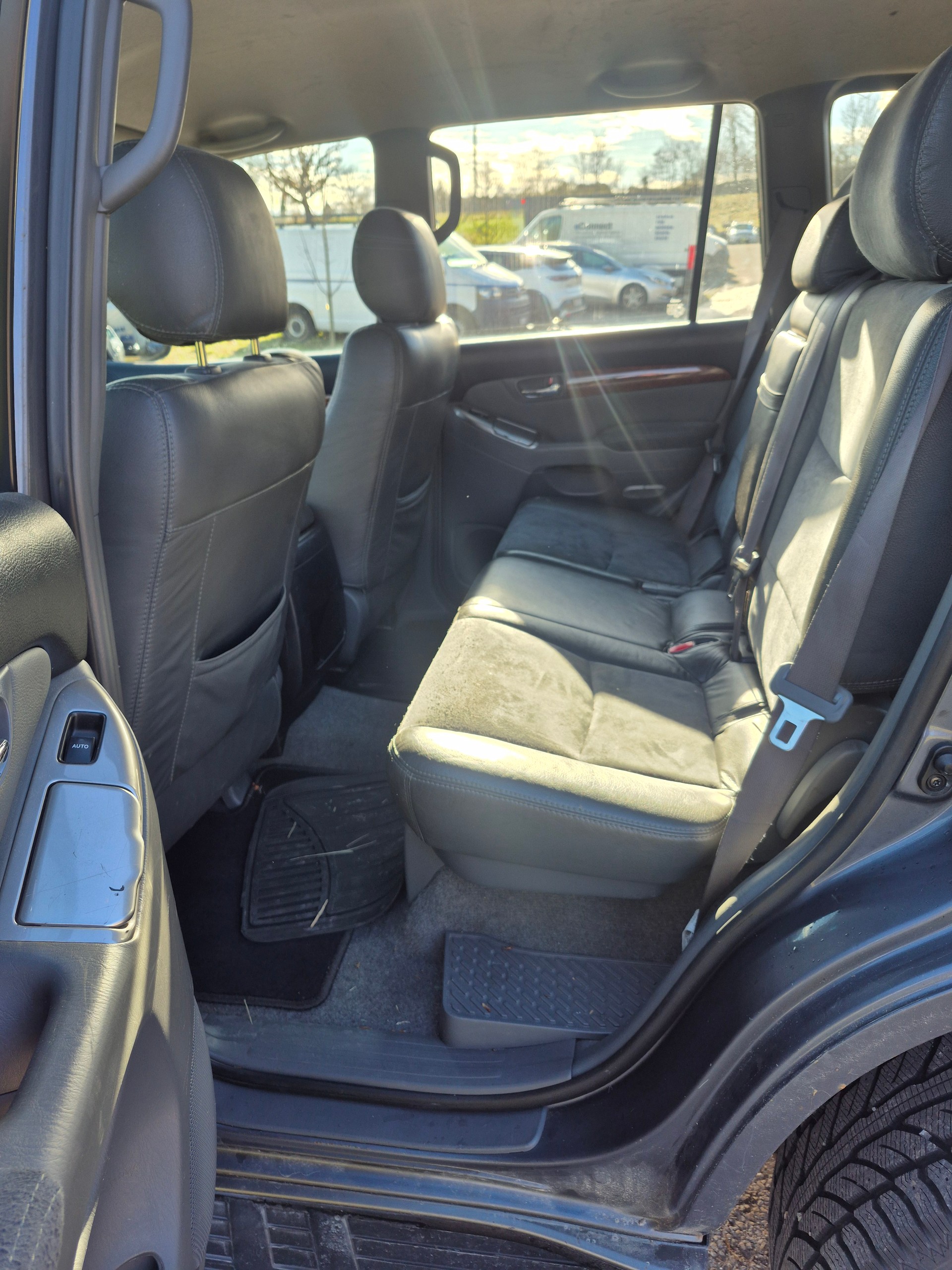 TOYOTA Land Cruiser 3.0 TD Linea Sol Executive-image-10