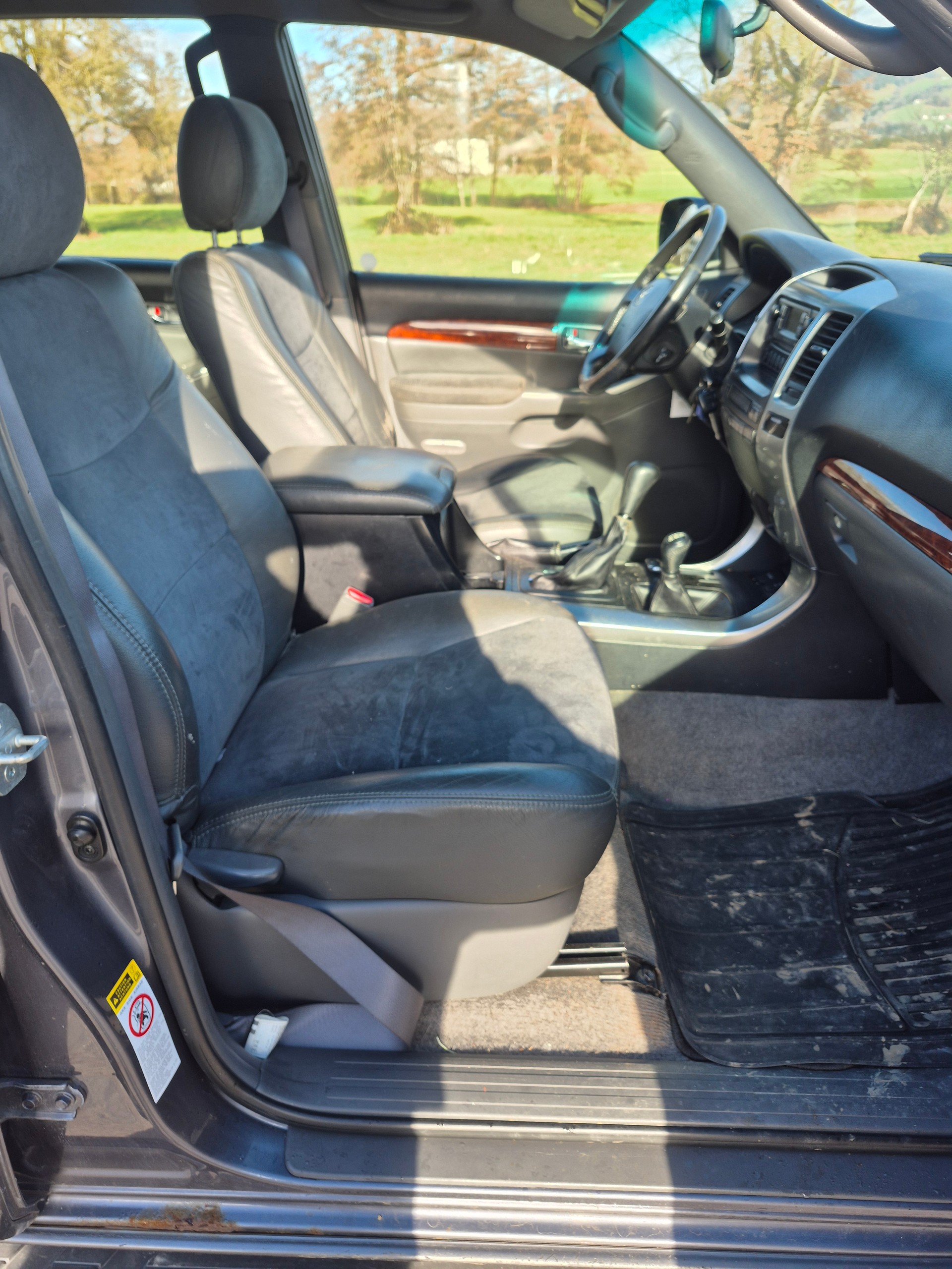 TOYOTA Land Cruiser 3.0 TD Linea Sol Executive-image-11