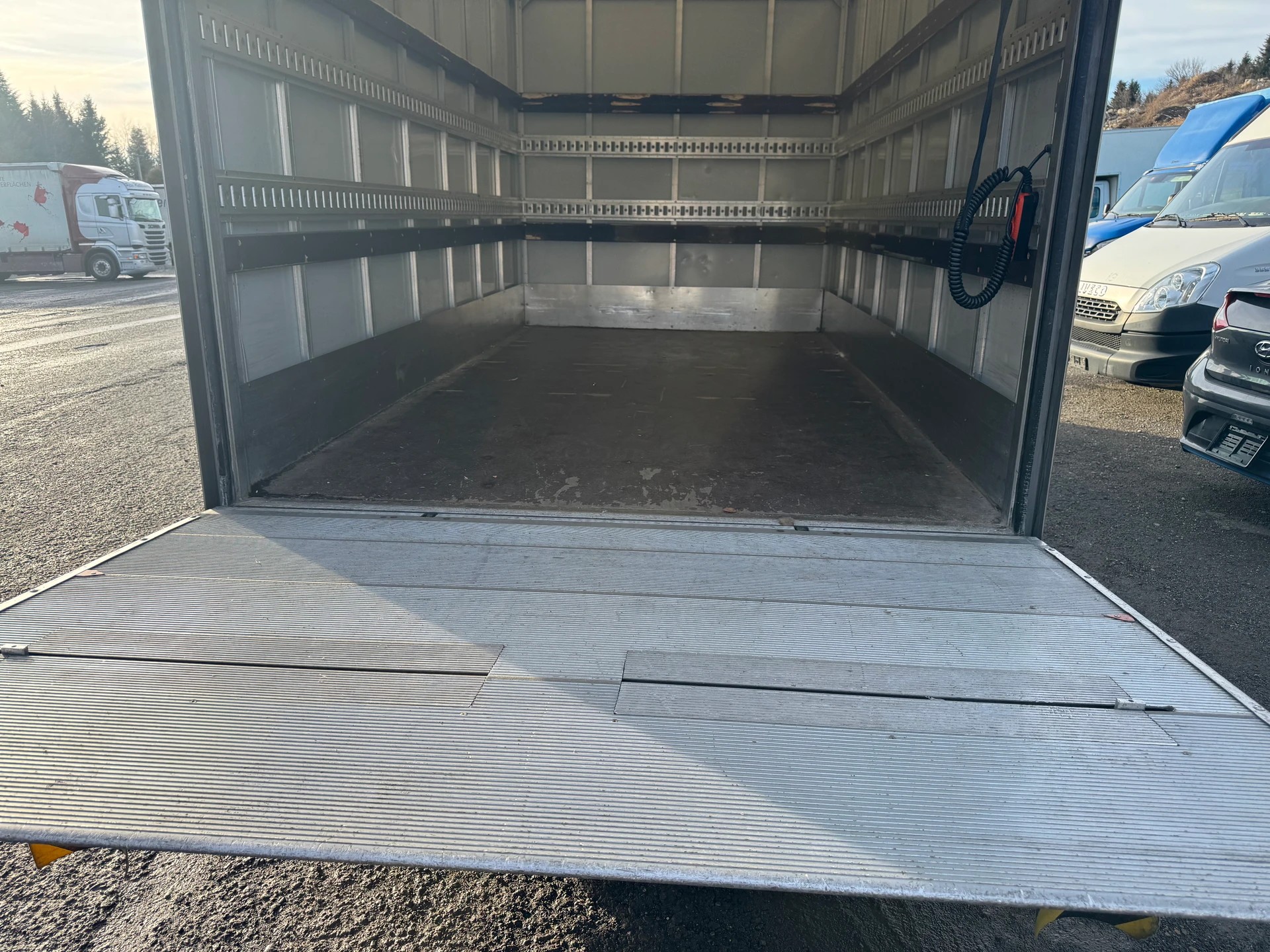 IVECO 35 S 17-image-10