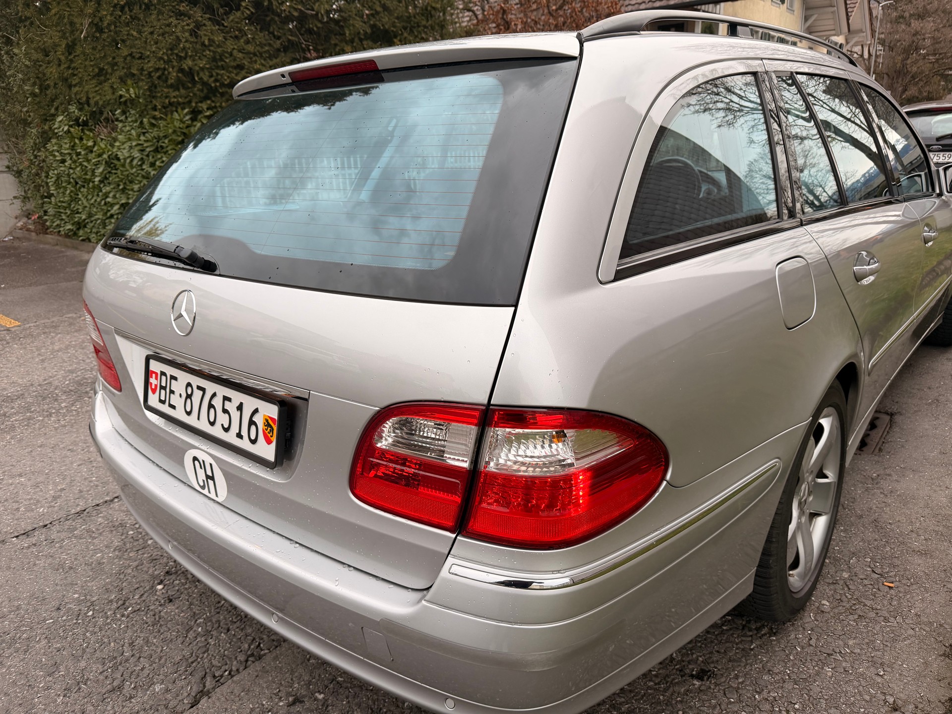 MERCEDES-BENZ E 500 V8-image-3