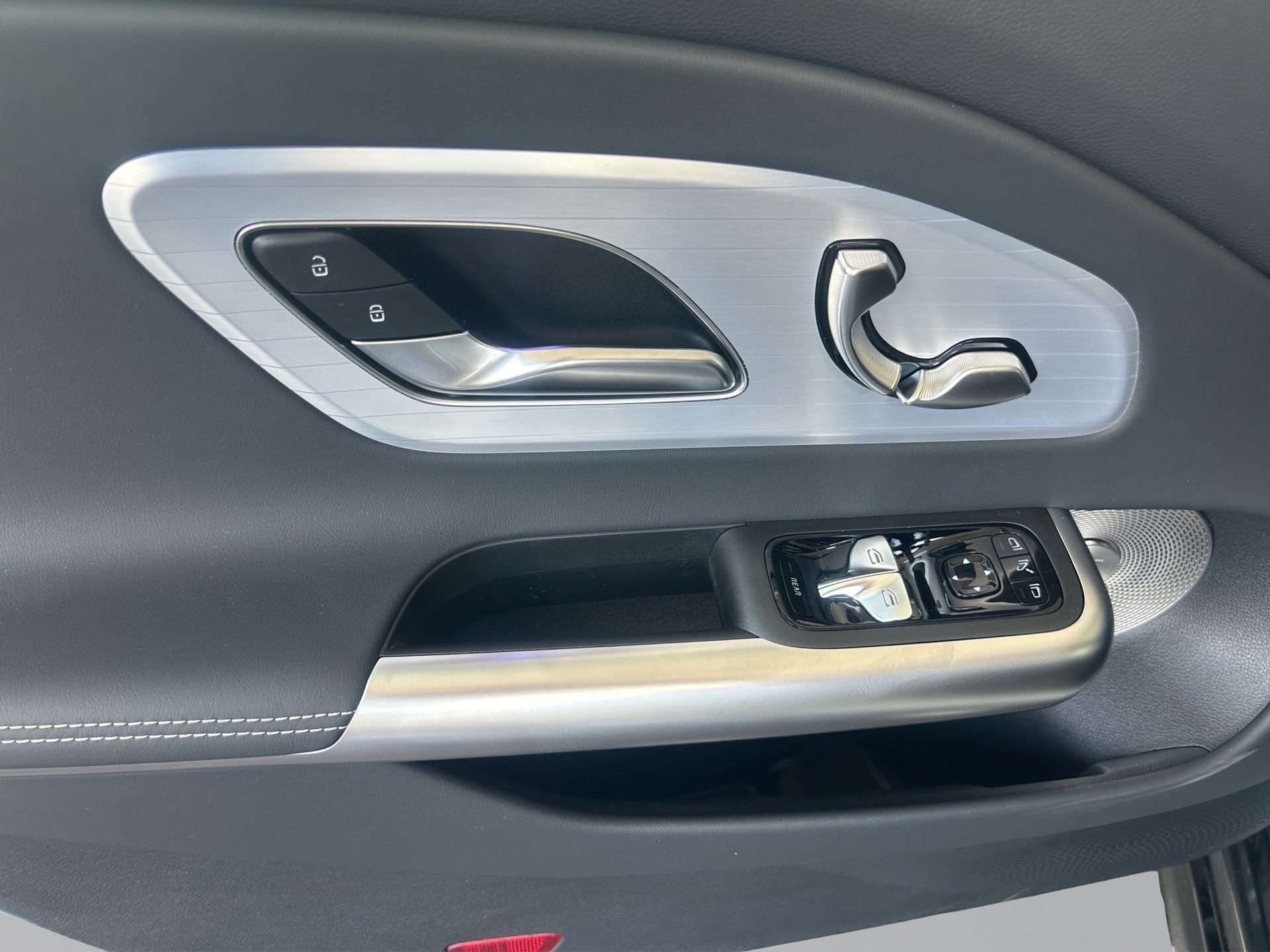 MERCEDES-BENZ CLA 220 4-Matic Shooting Brake-image-14