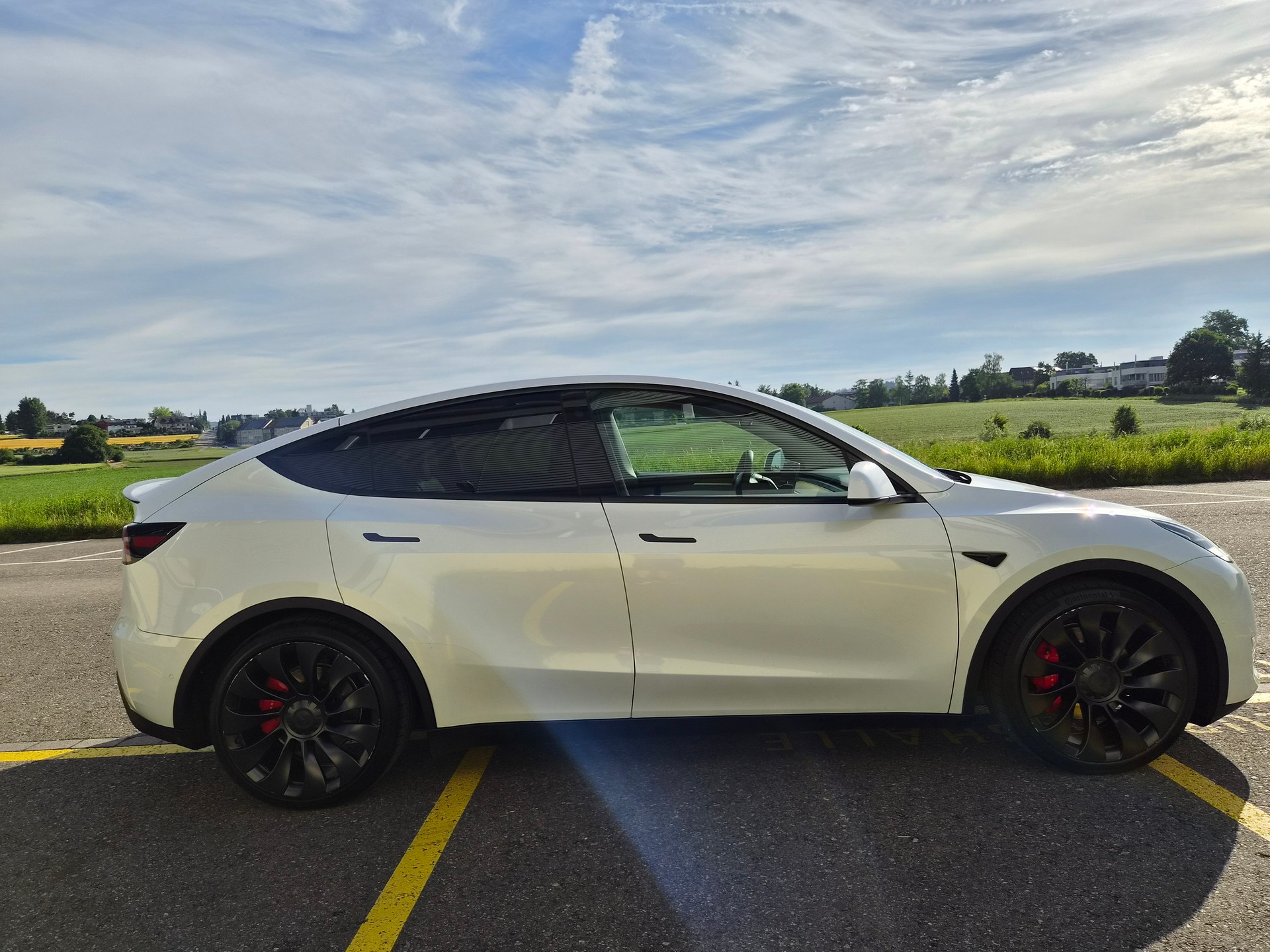 TESLA Model Y Performance AMD Ryzen-image-5