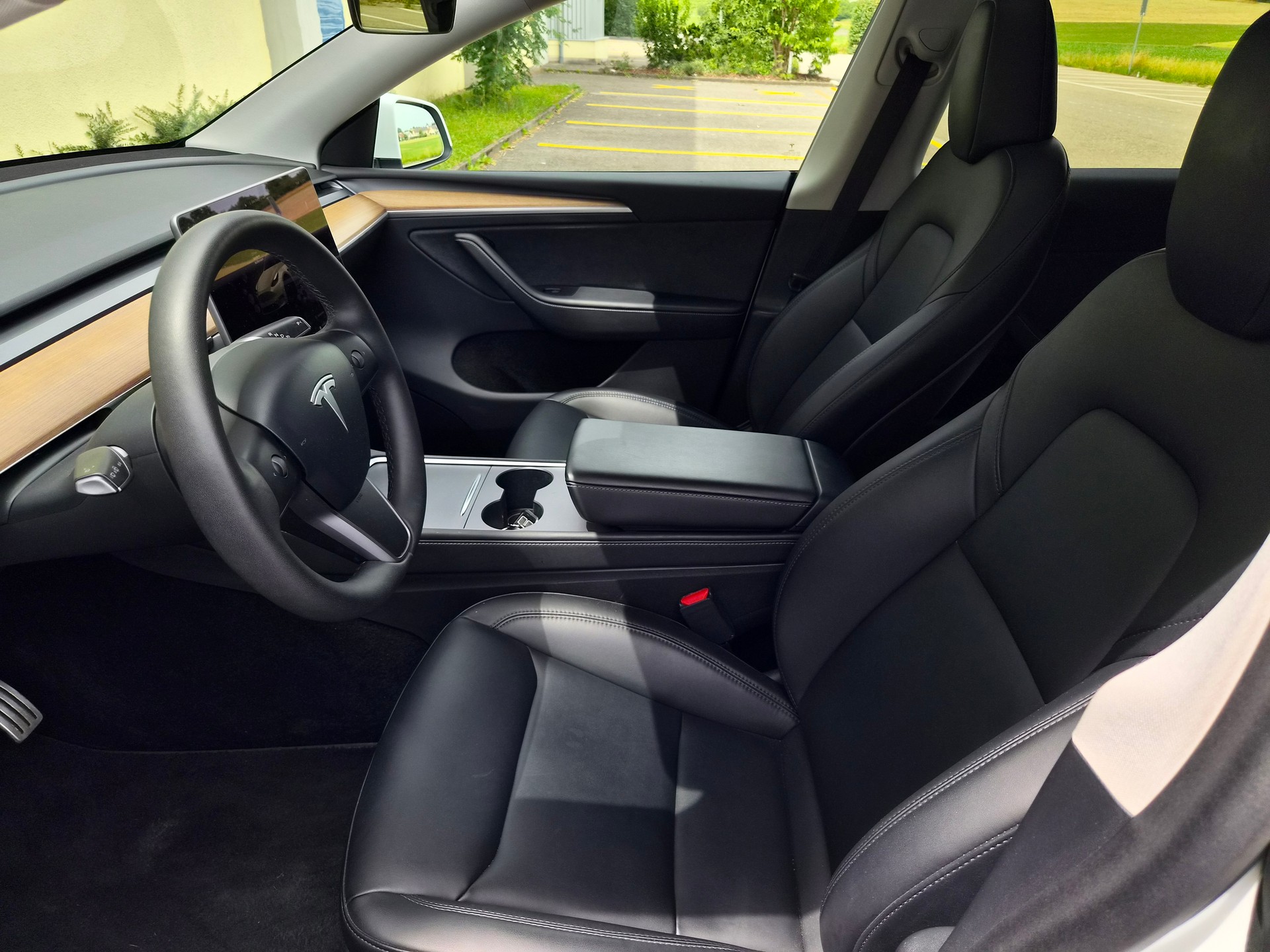 TESLA Model Y Performance AMD Ryzen-image-9