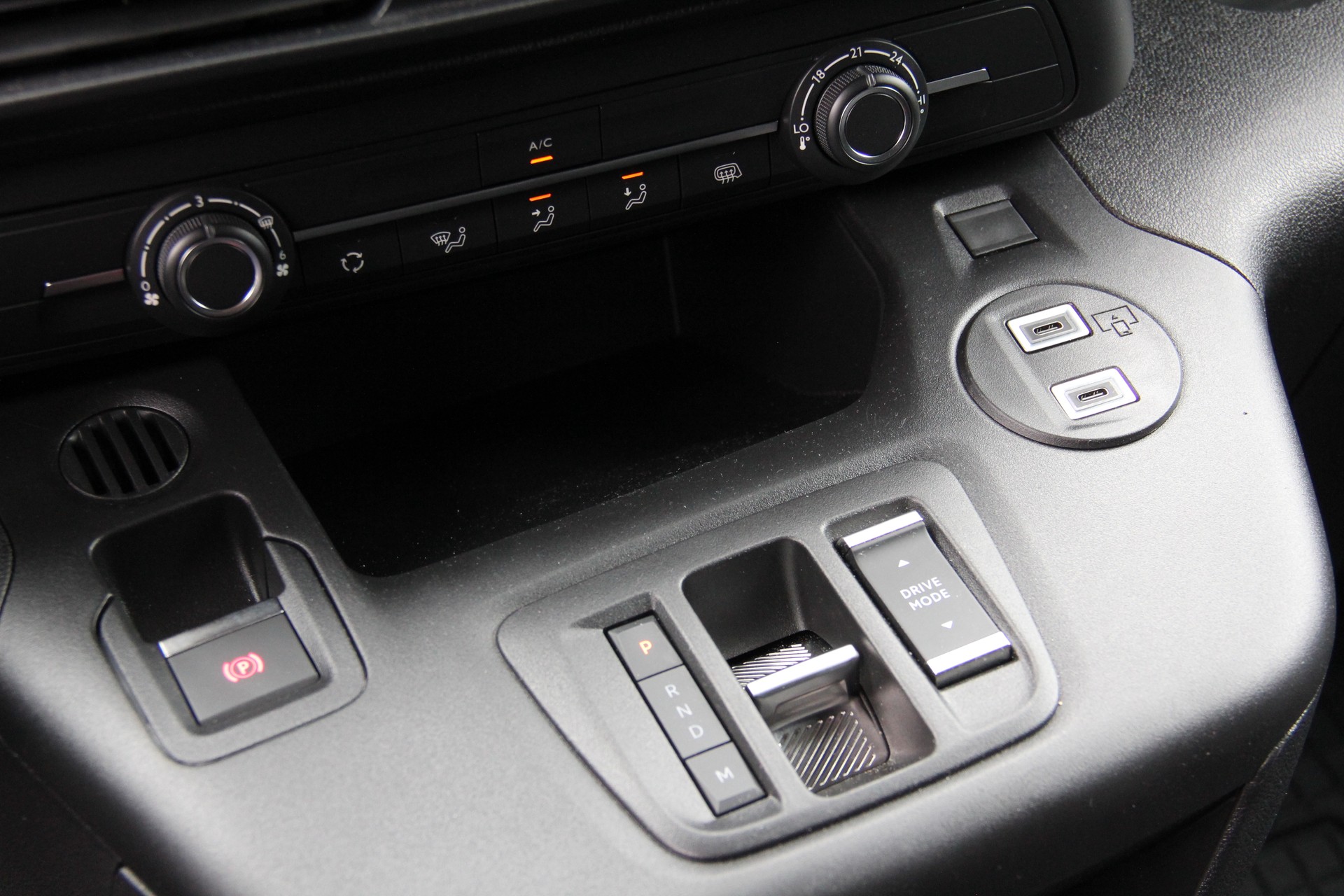 CITROEN Berlingo Van M 1.5 Blue HDi 130 s/s EAT8 EN **ANHÄNGERKUPPLUNG** **RÜCKFAHRKAMERA** *AUTOMAT* *AUSGEBAUT* *TEMPOMAT* *LED*-image-4