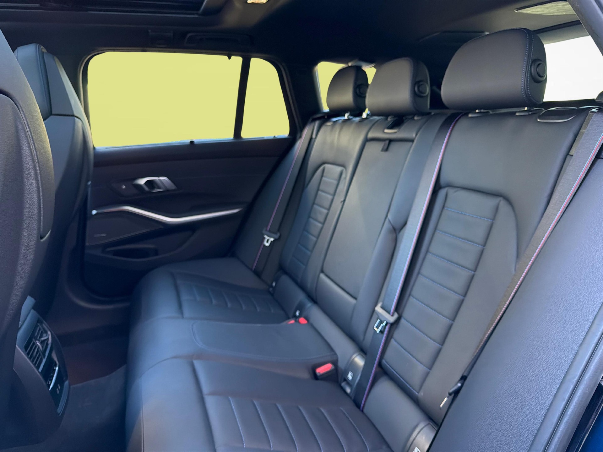 BMW M340d xDrive Touring-image-19