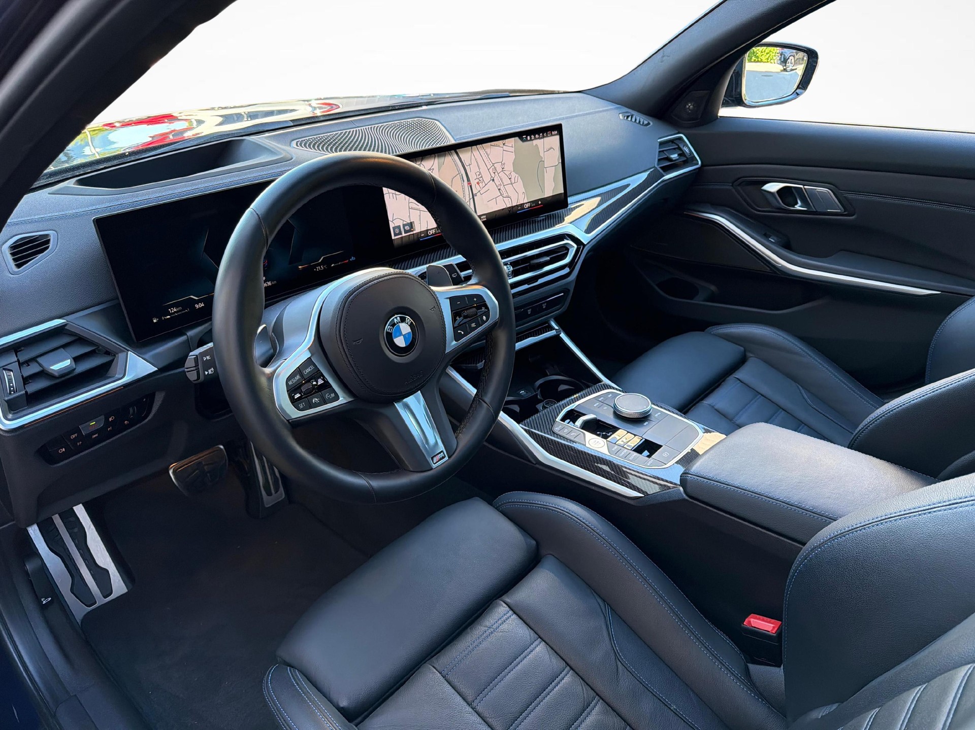 BMW M340d xDrive Touring-image-10