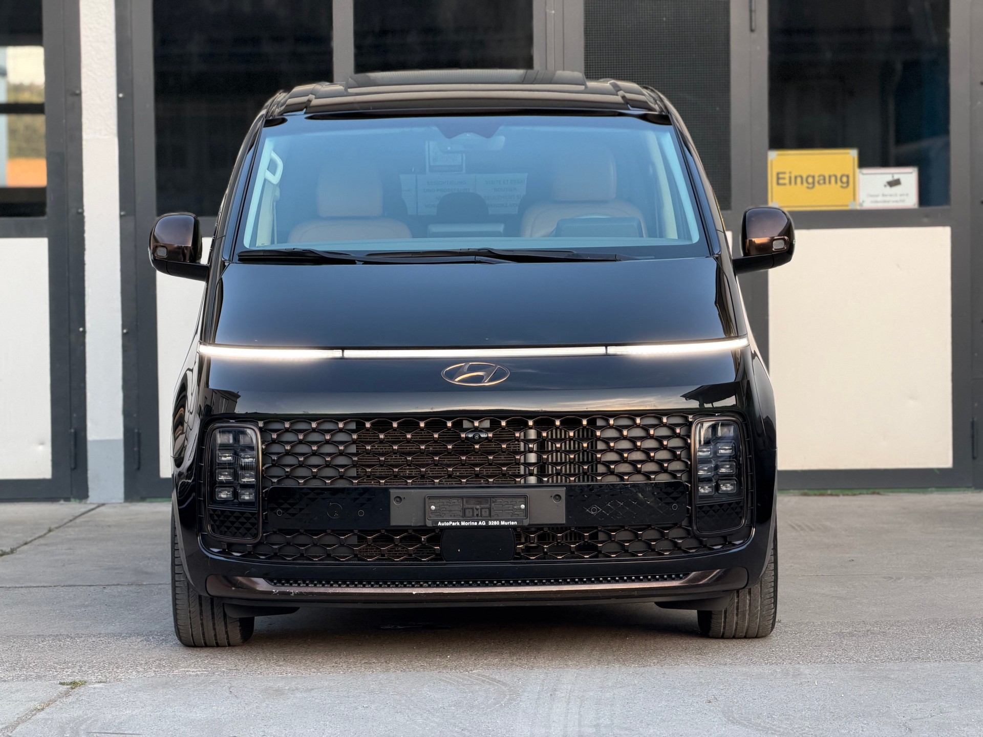 HYUNDAI Staria Premium 2.2 CRDi Vertex 4WD A-image-2