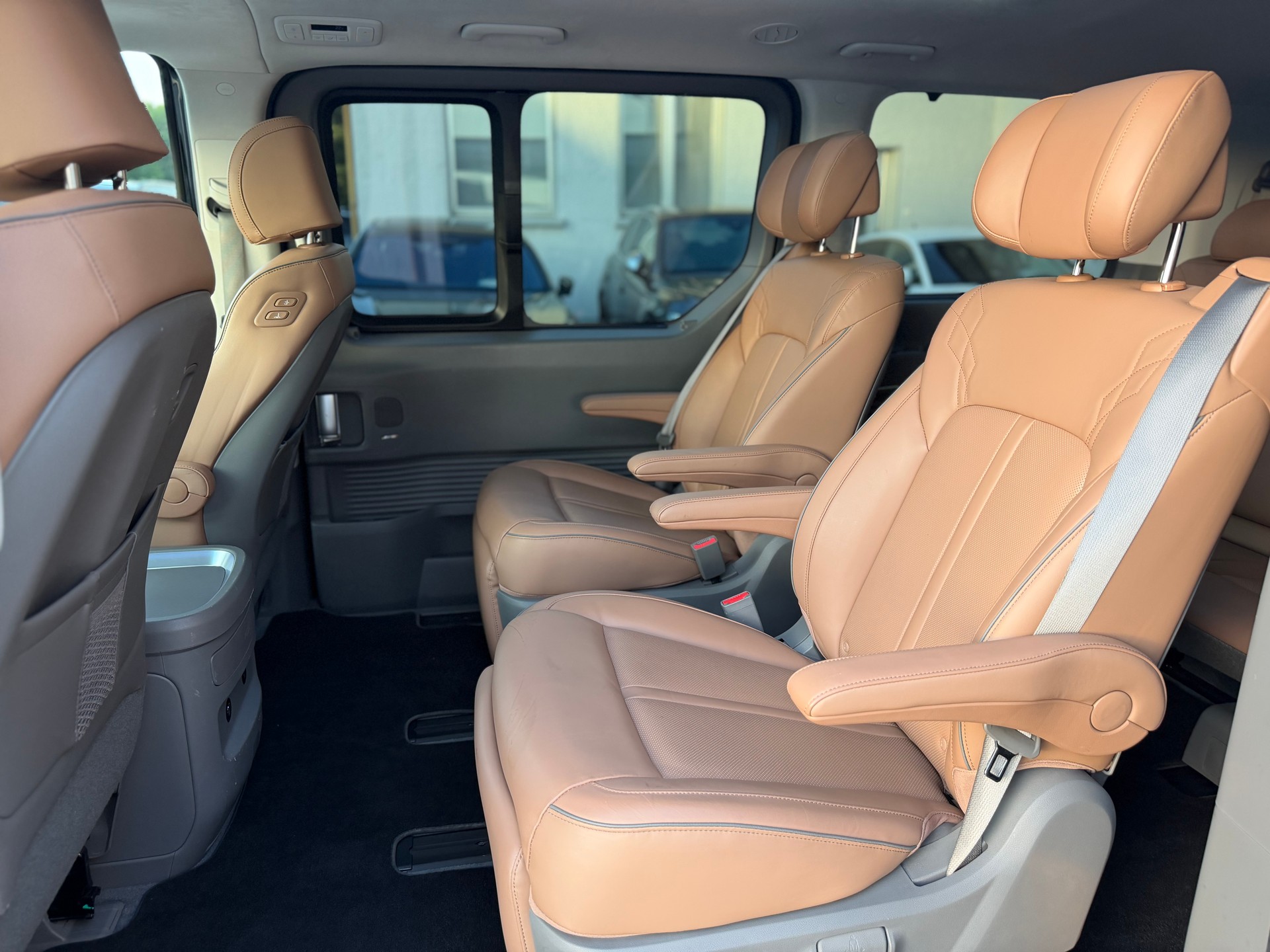 HYUNDAI Staria Premium 2.2 CRDi Vertex 4WD A-image-10