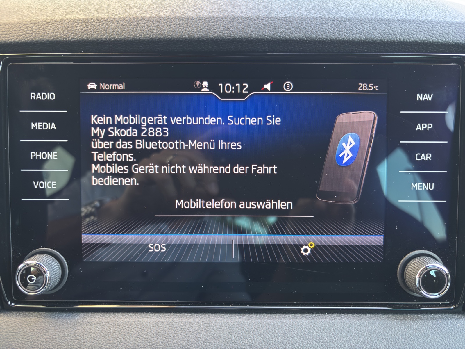 SKODA New Karoq 2.0 TDI CR Sport Line 4x4 DSG mit AHK & Standheizung-image-21