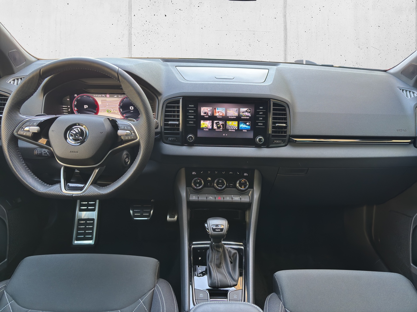SKODA New Karoq 2.0 TDI CR Sport Line 4x4 DSG mit AHK & Standheizung-image-12