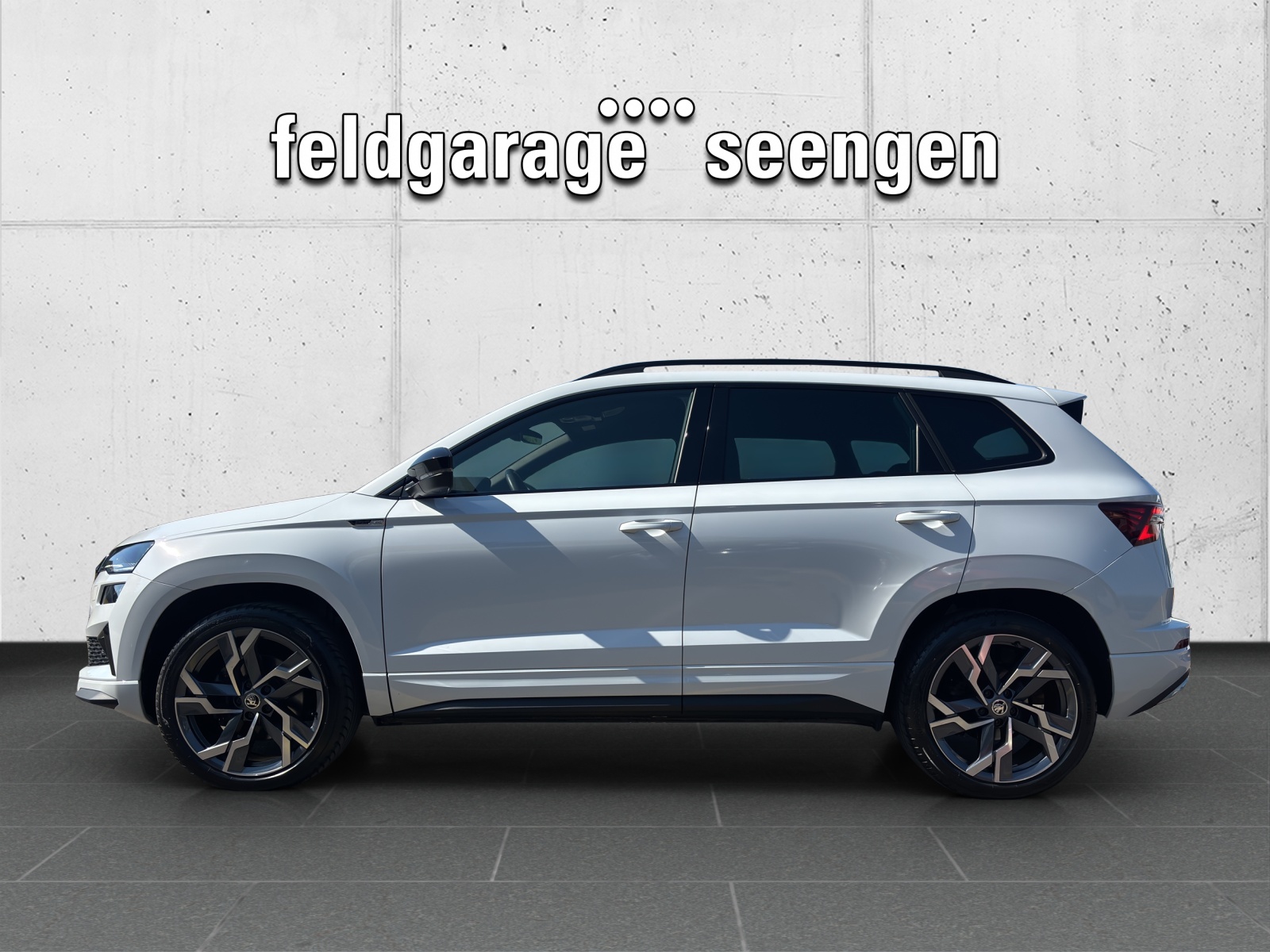 SKODA New Karoq 2.0 TDI CR Sport Line 4x4 DSG mit AHK & Standheizung-image-1