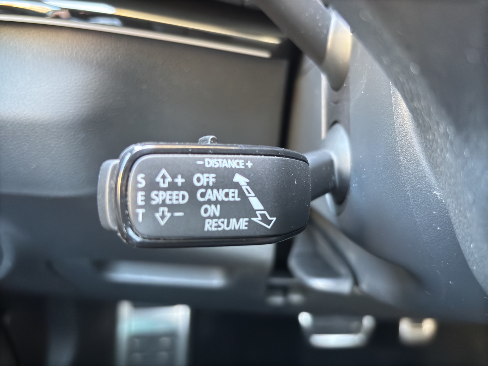 SKODA New Karoq 2.0 TDI CR Sport Line 4x4 DSG mit AHK & Standheizung-image-15