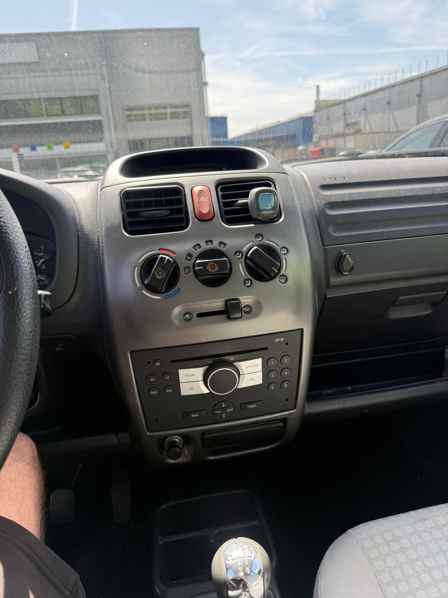 OPEL Agila 1.2 TP Cosmo-image-17