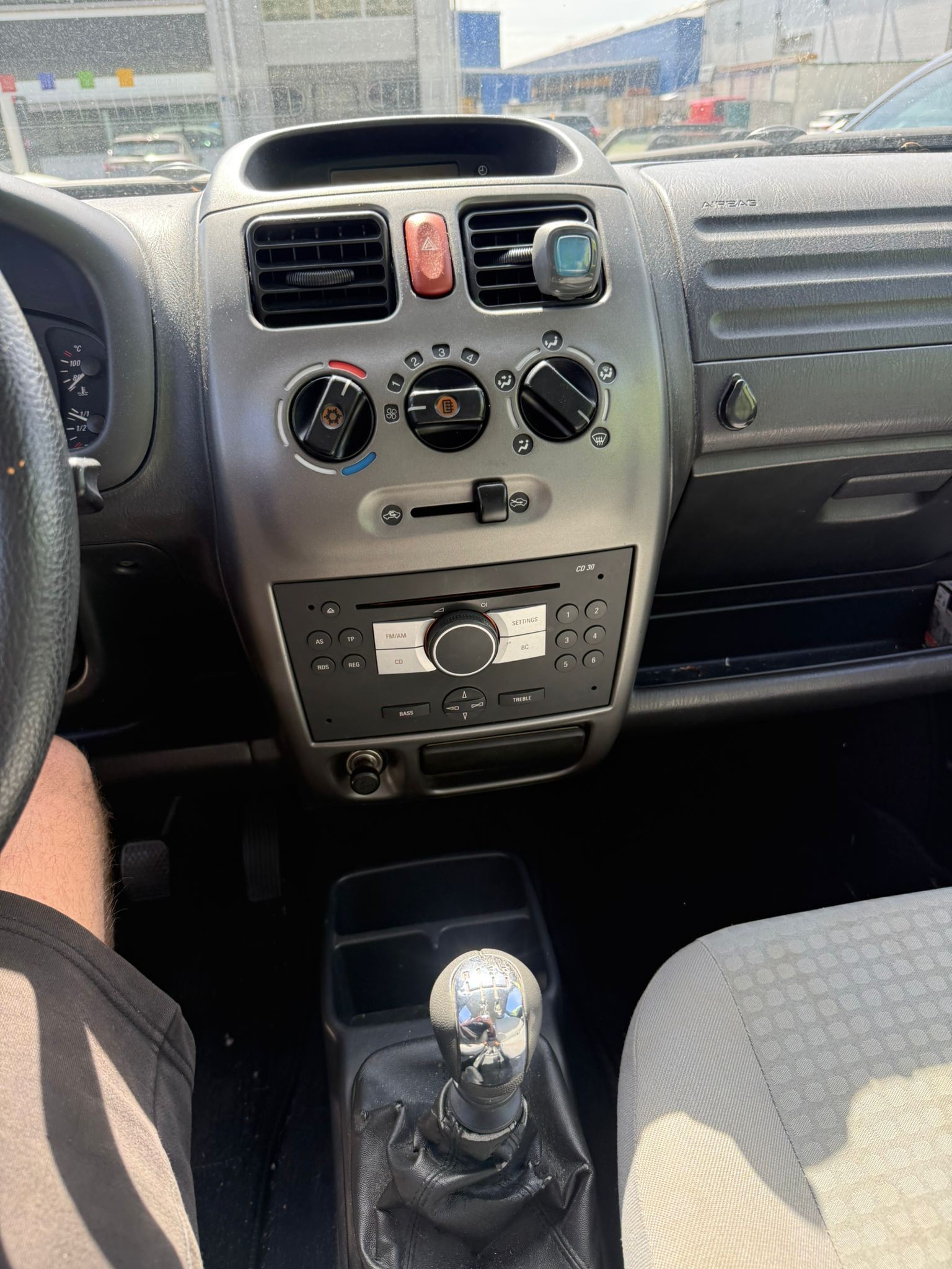 OPEL Agila 1.2 TP Cosmo-image-18