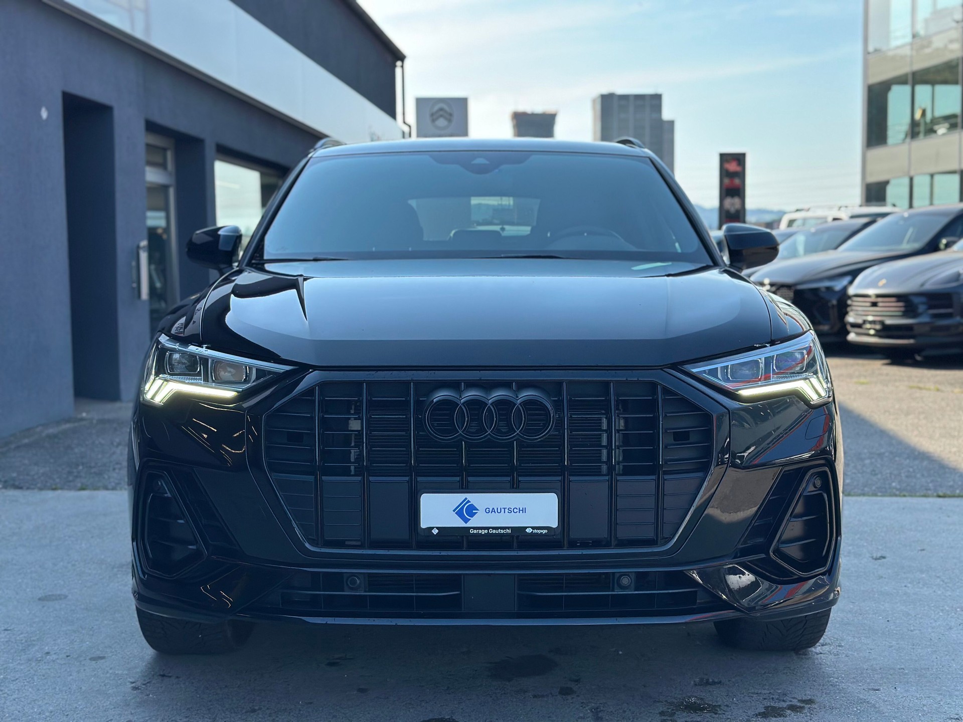 AUDI Q3 45 TFSI e S line S-tronic-image-1