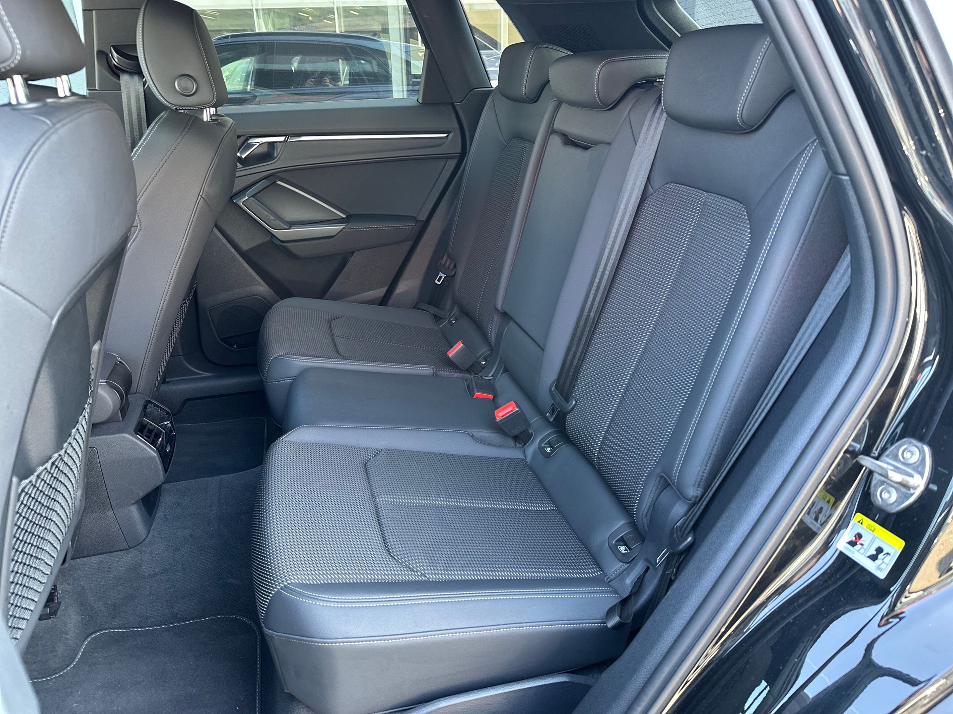 AUDI Q3 45 TFSI e S line S-tronic-image-7