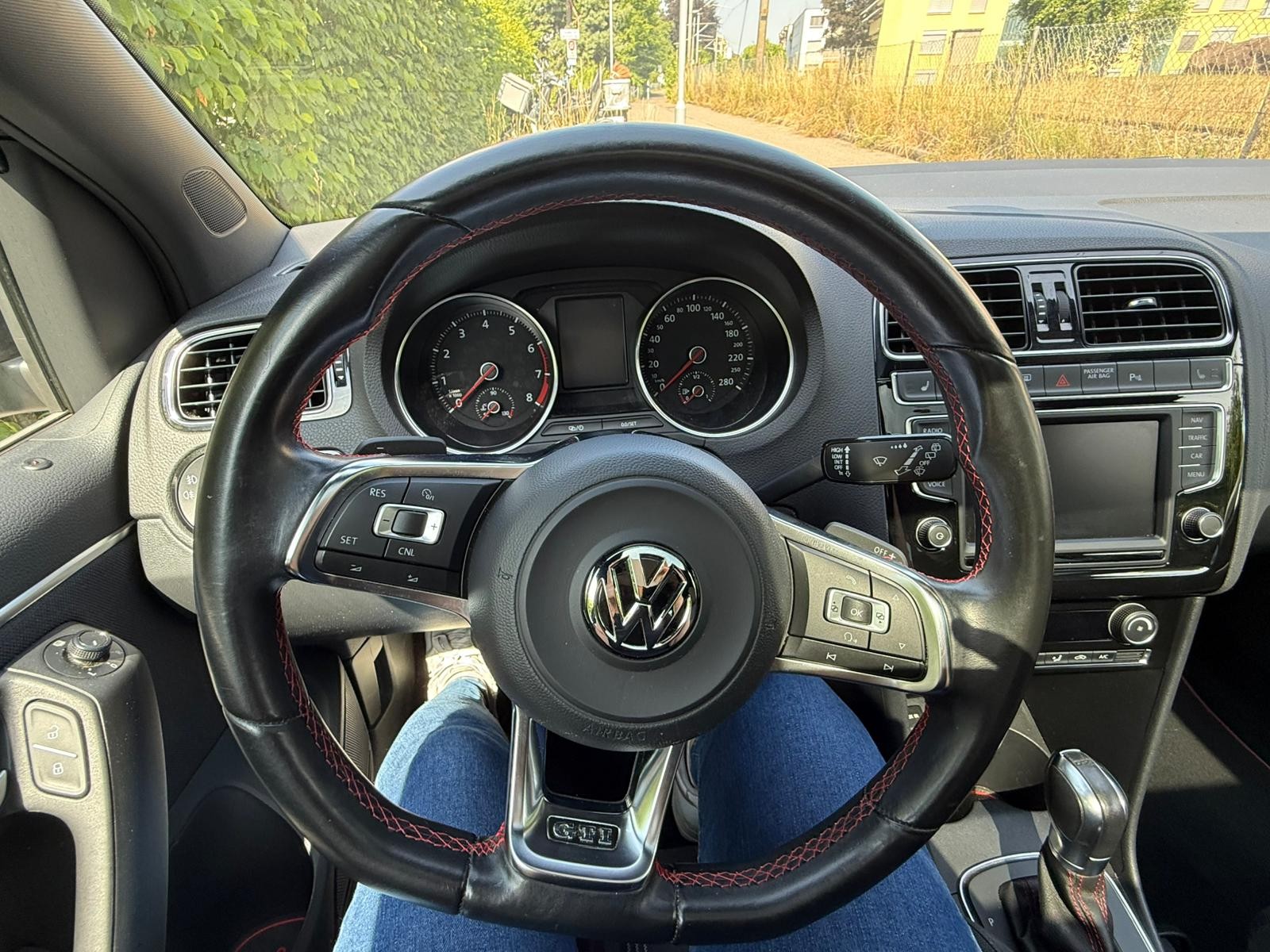 VW 1.8 TSI GTI DSG mit Sportfahrwerk und Panorama-image-10