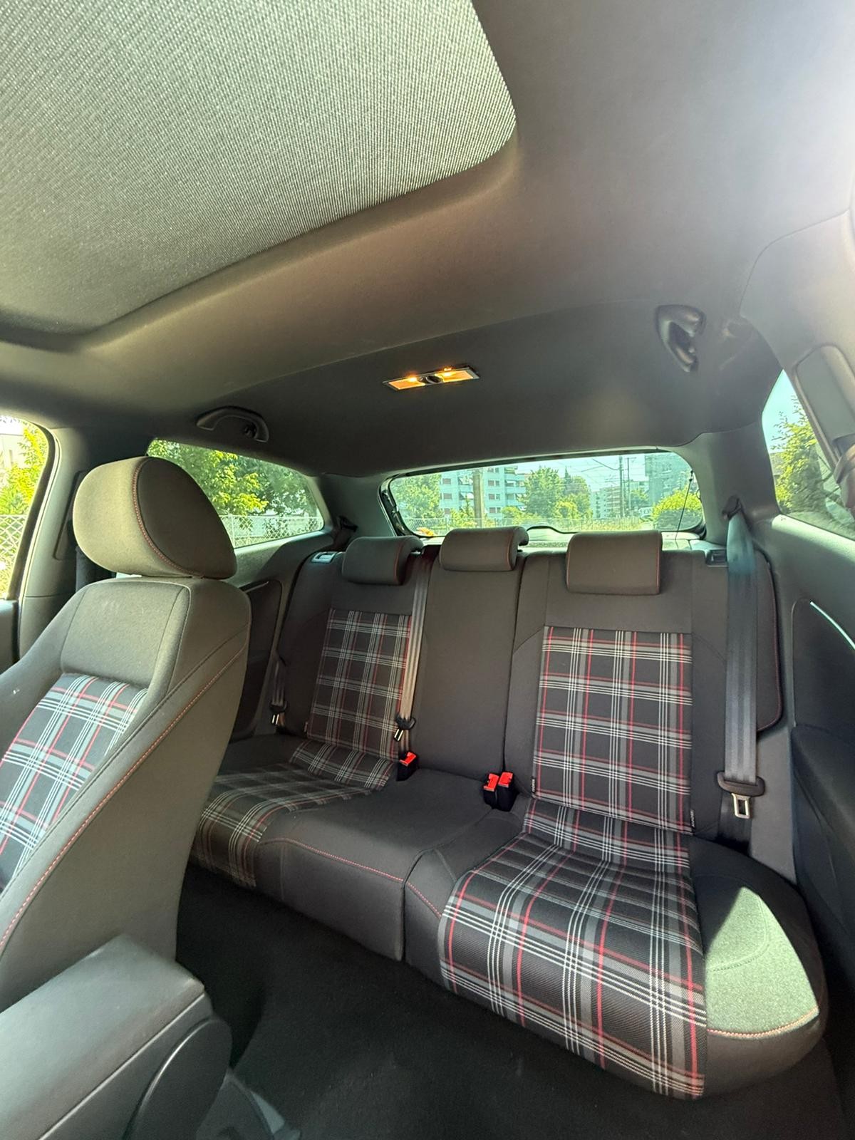 VW 1.8 TSI GTI DSG mit Sportfahrwerk und Panorama-image-7
